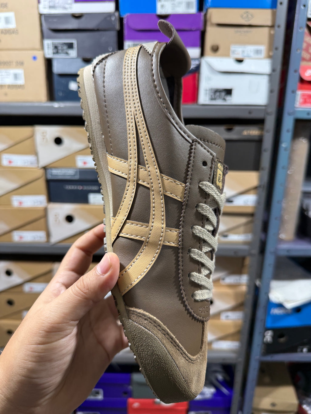 ONITSUKA TIGER