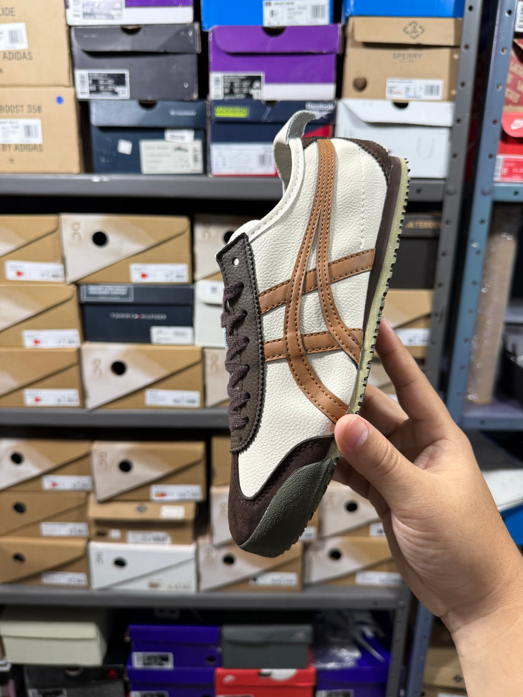 ONITSUKA TIGER