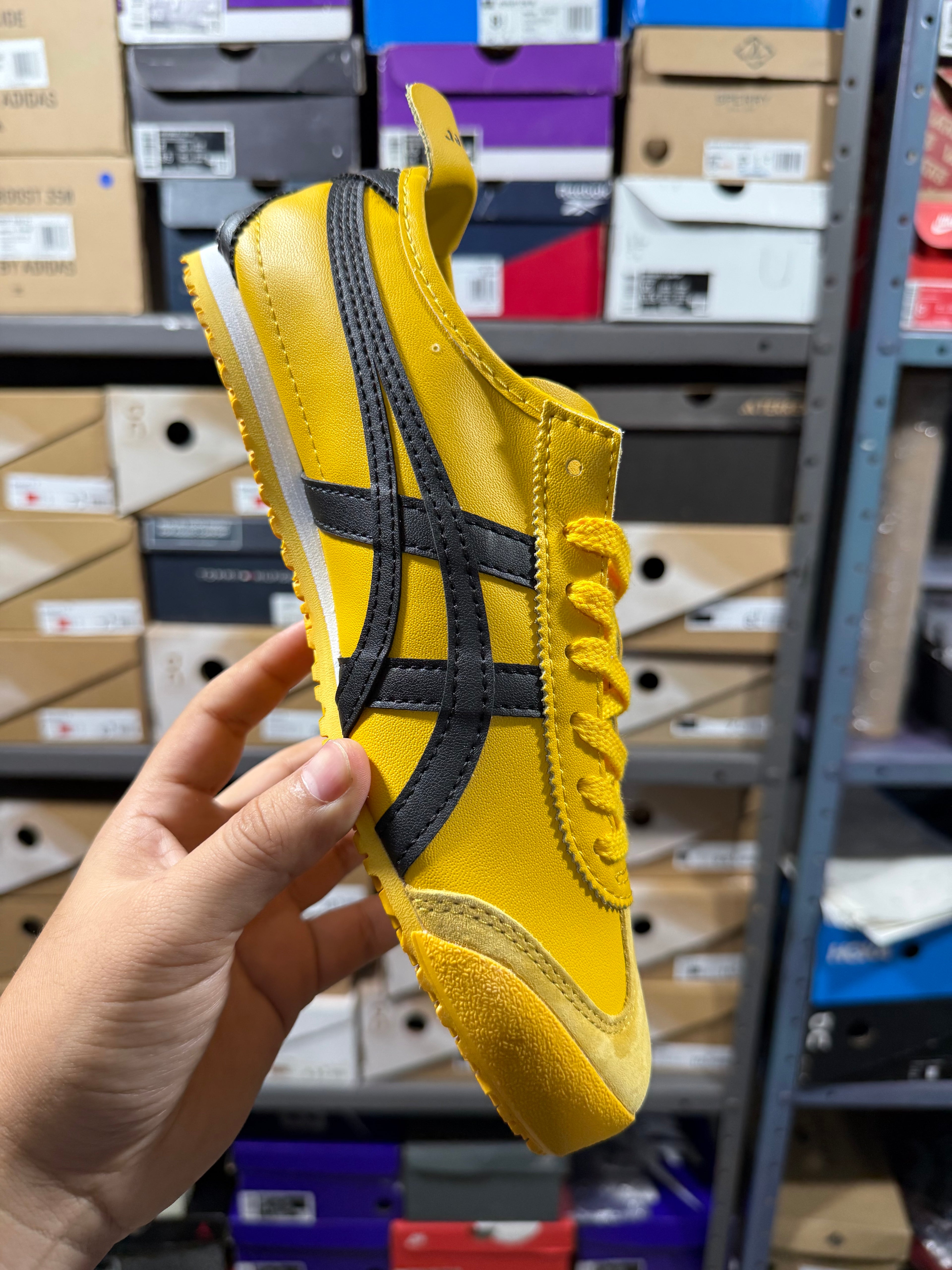 ONITSUKA TIGER