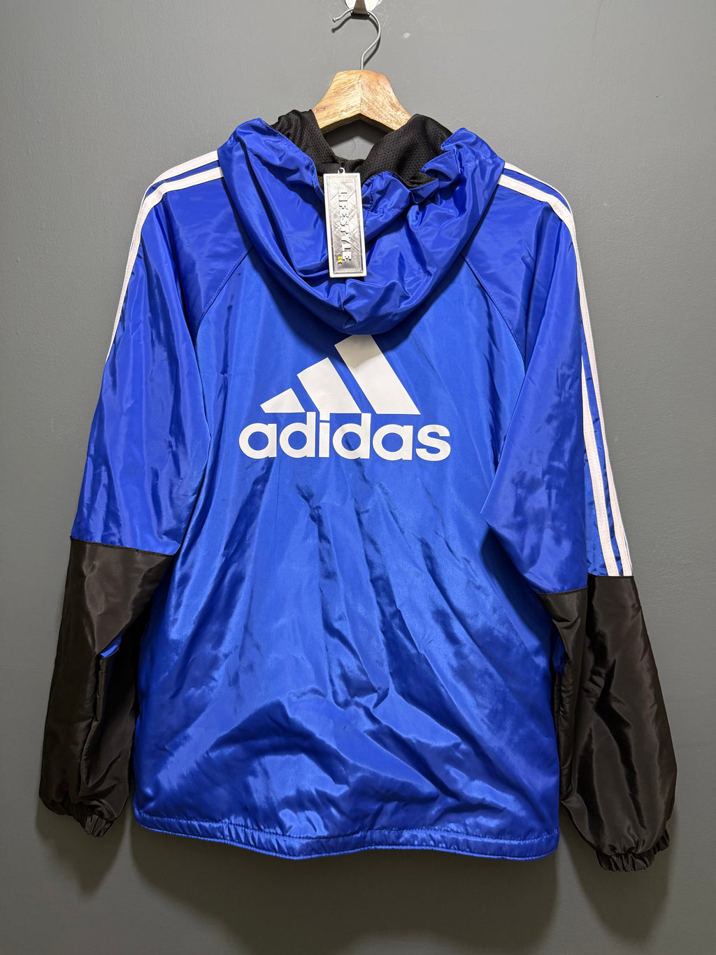EMELEC 2026 | CHOMPA IMPERMEABLE