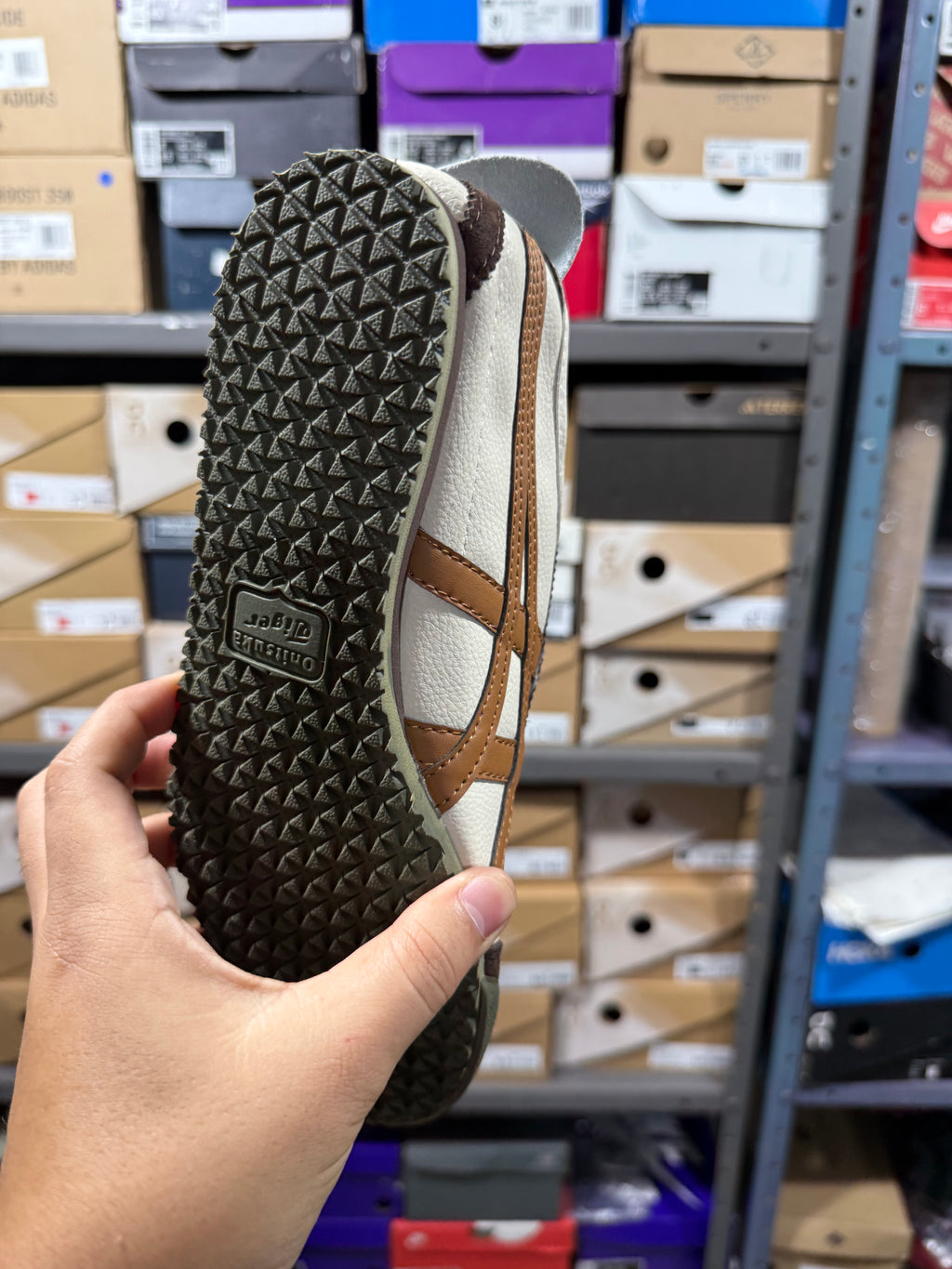 ONITSUKA TIGER