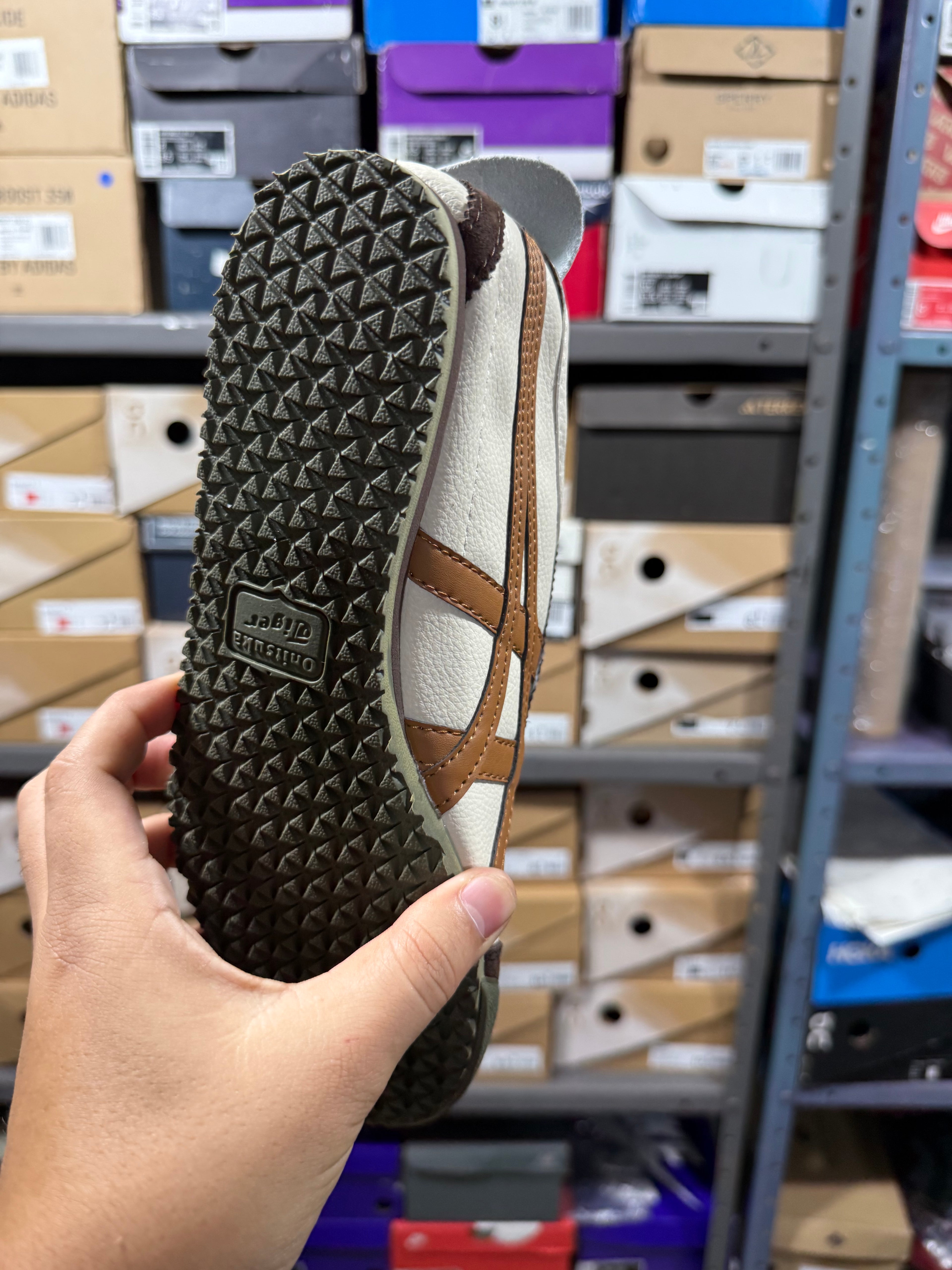 ONITSUKA TIGER