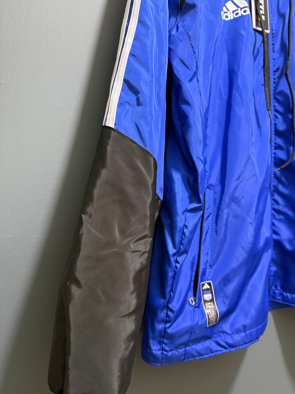 EMELEC 2026 | CHOMPA IMPERMEABLE