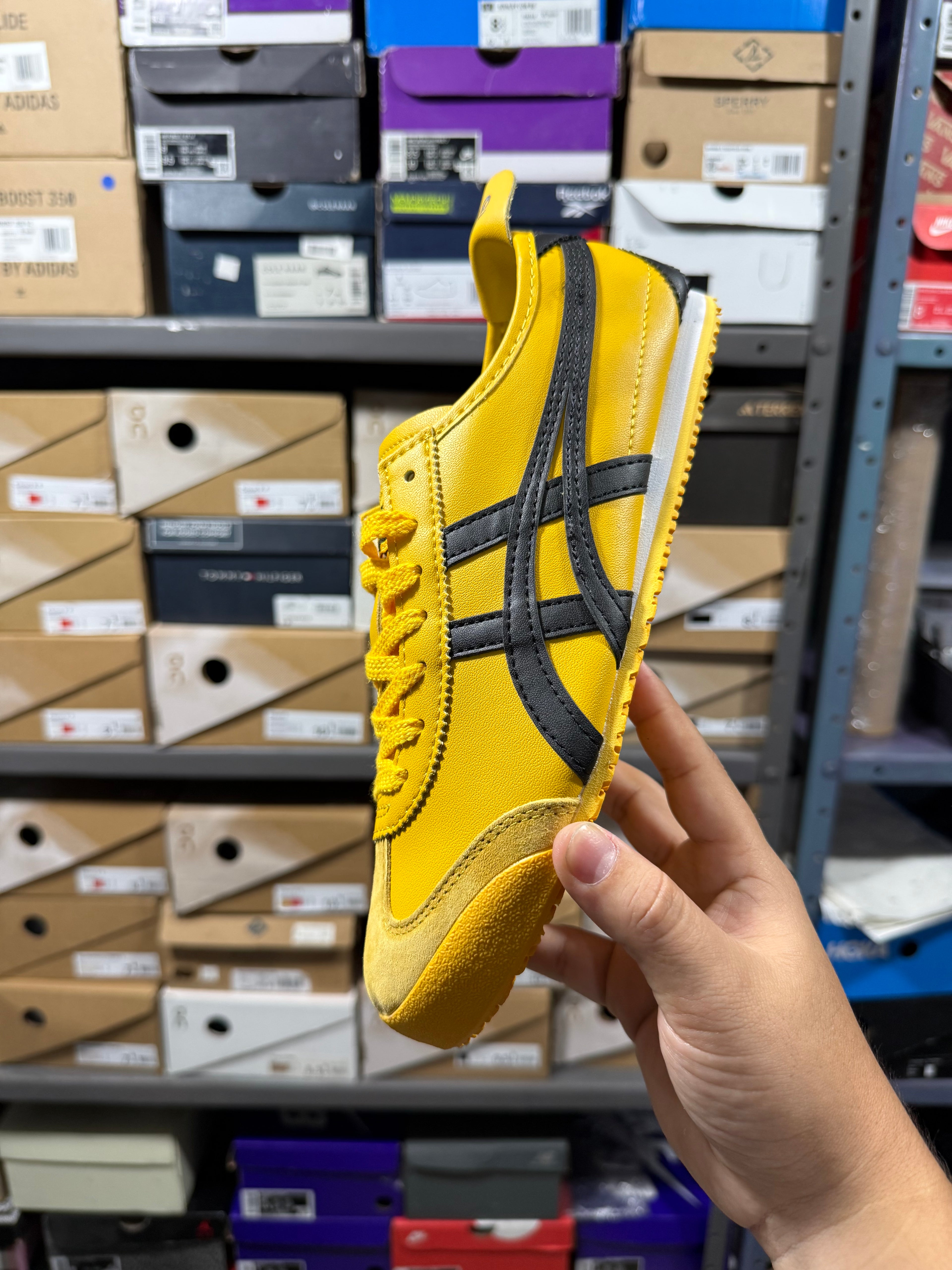 ONITSUKA TIGER