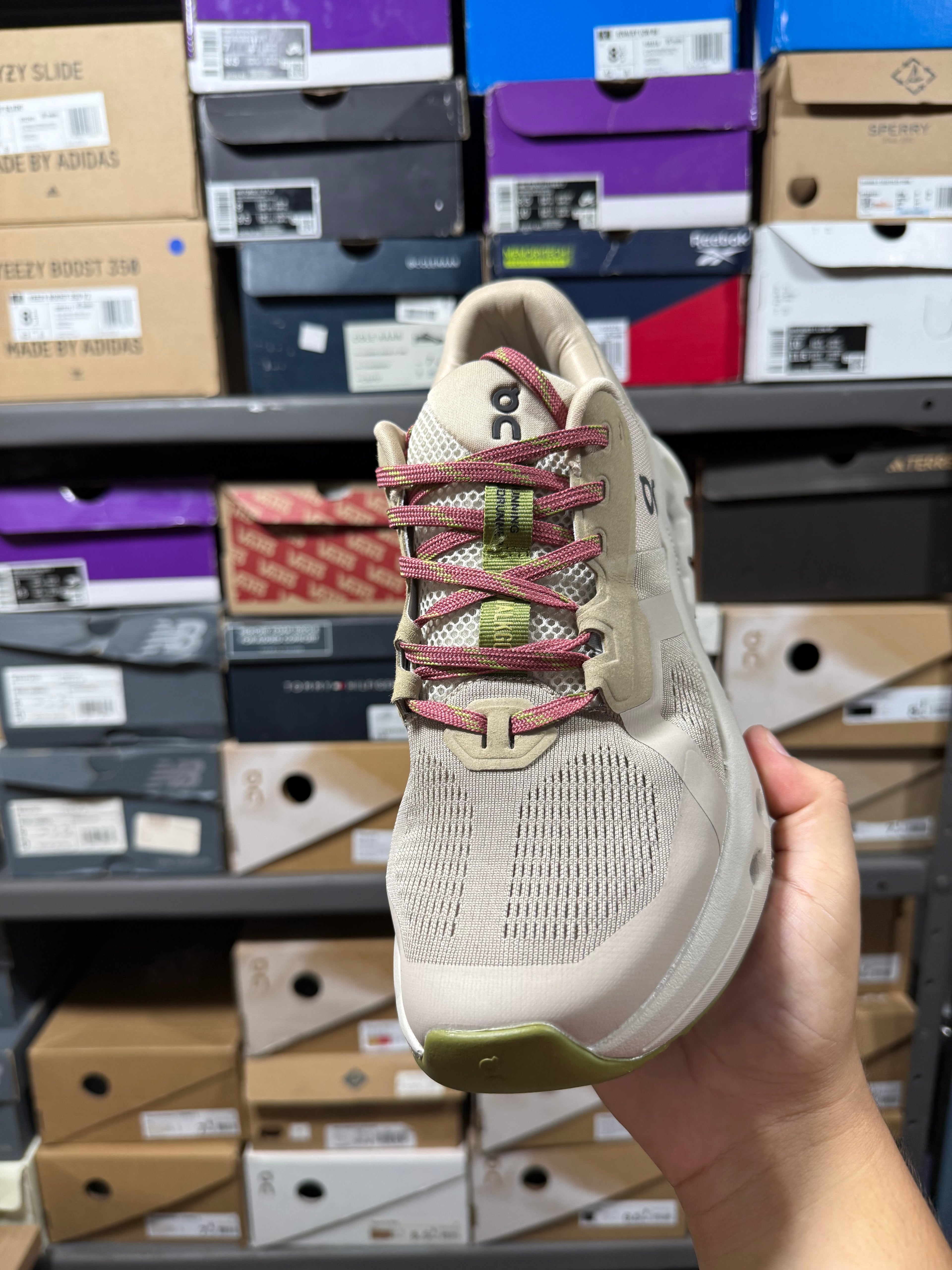 ONCLOUD CLOUDRUNNER 2 WALKGOD