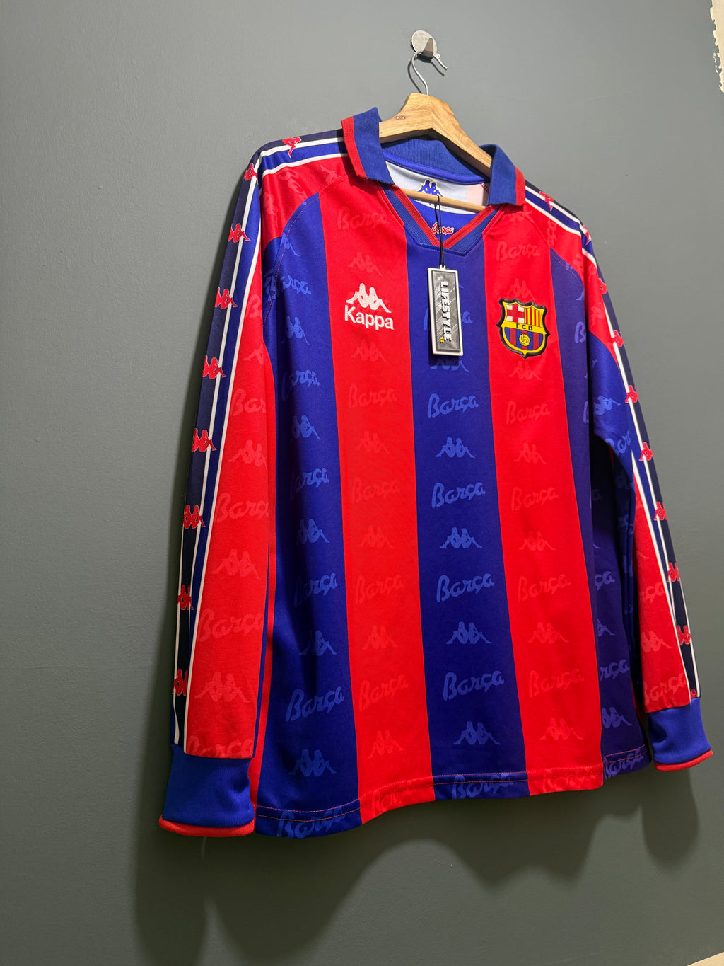 BARCELONA F.C | RETRO 9 RONALDO