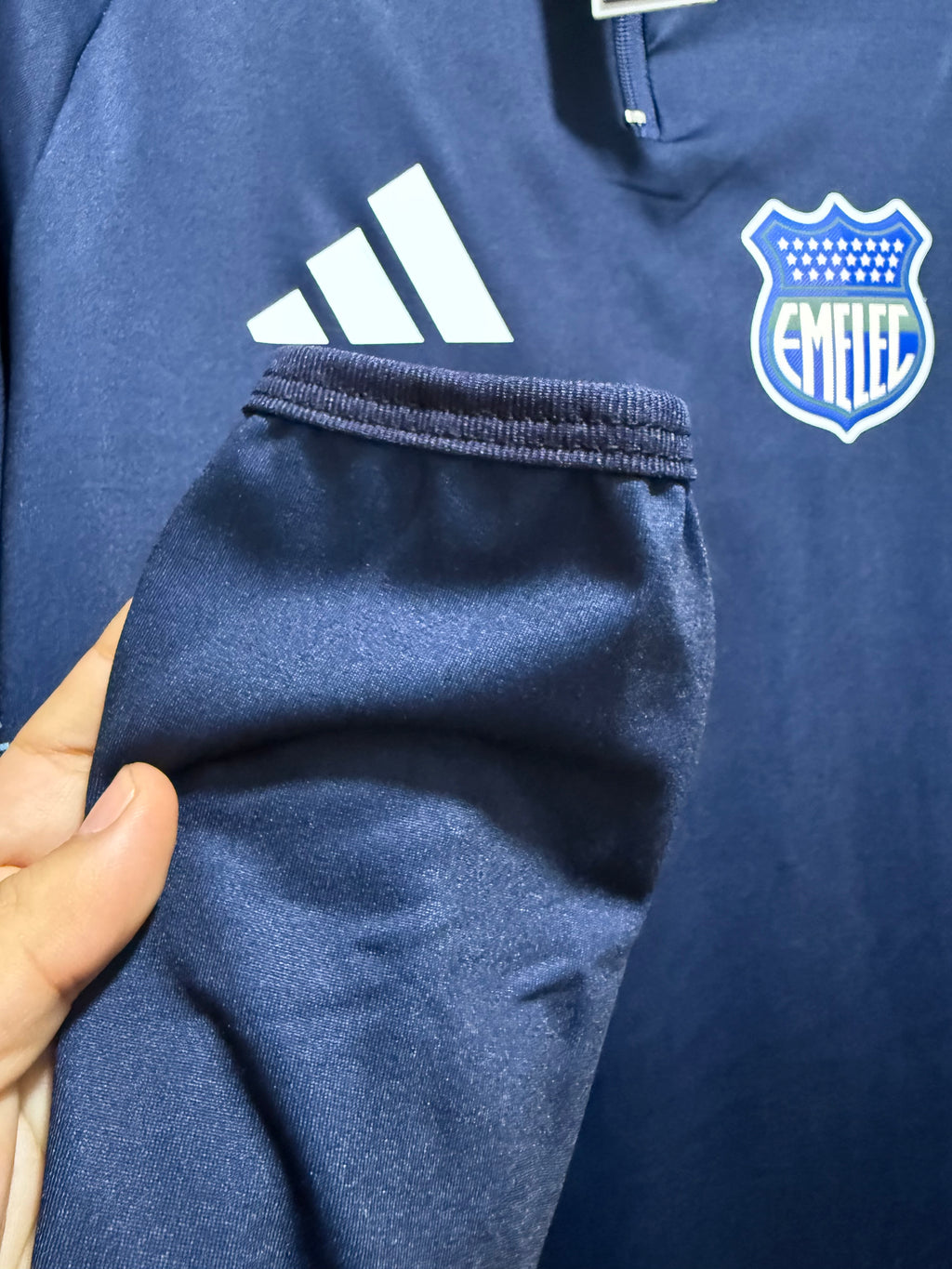 EMELEC BUZO ALICRADO 2026
