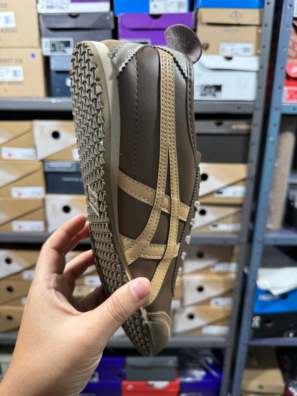 ONITSUKA TIGER