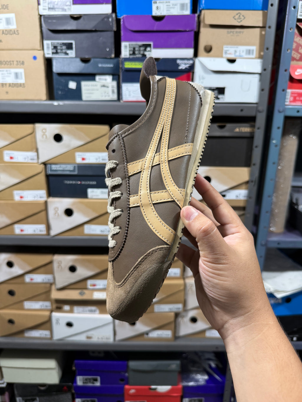 ONITSUKA TIGER