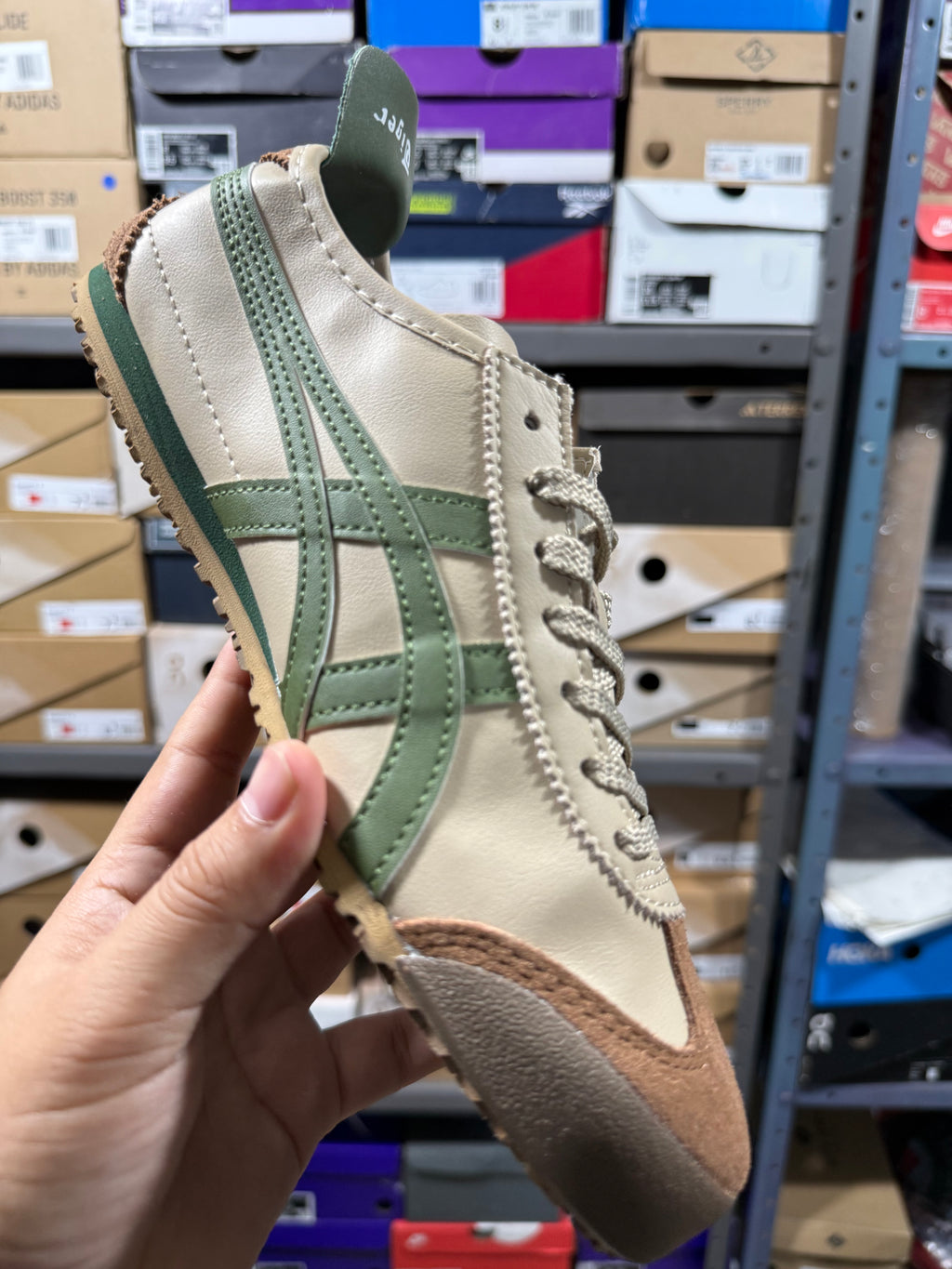 ONITSUKA TIGER