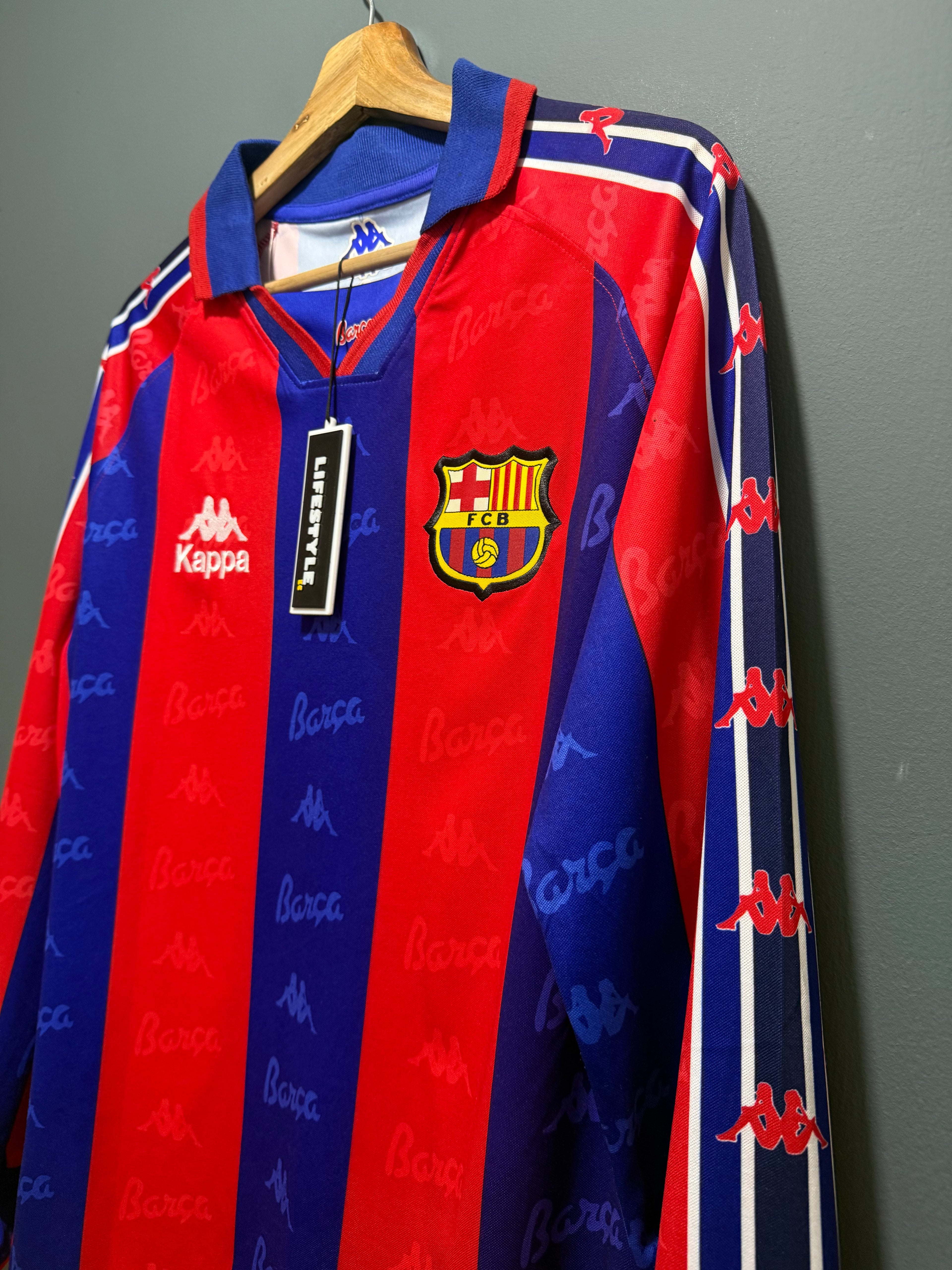 BARCELONA F.C | RETRO 9 RONALDO