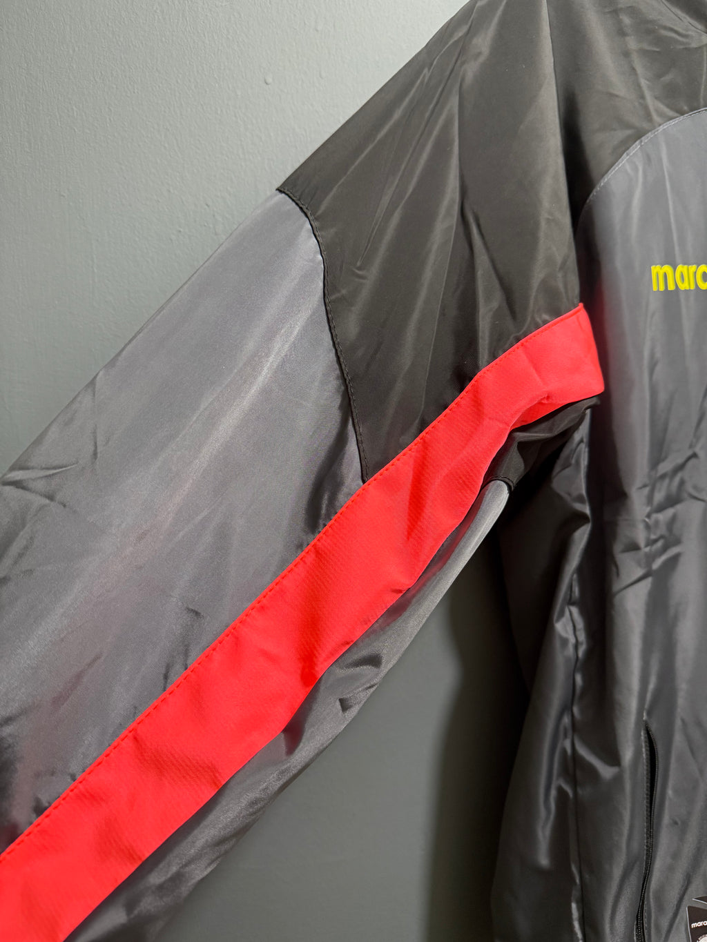 BARCELONA SC 2026 | CHOMPA IMPERMEABLE