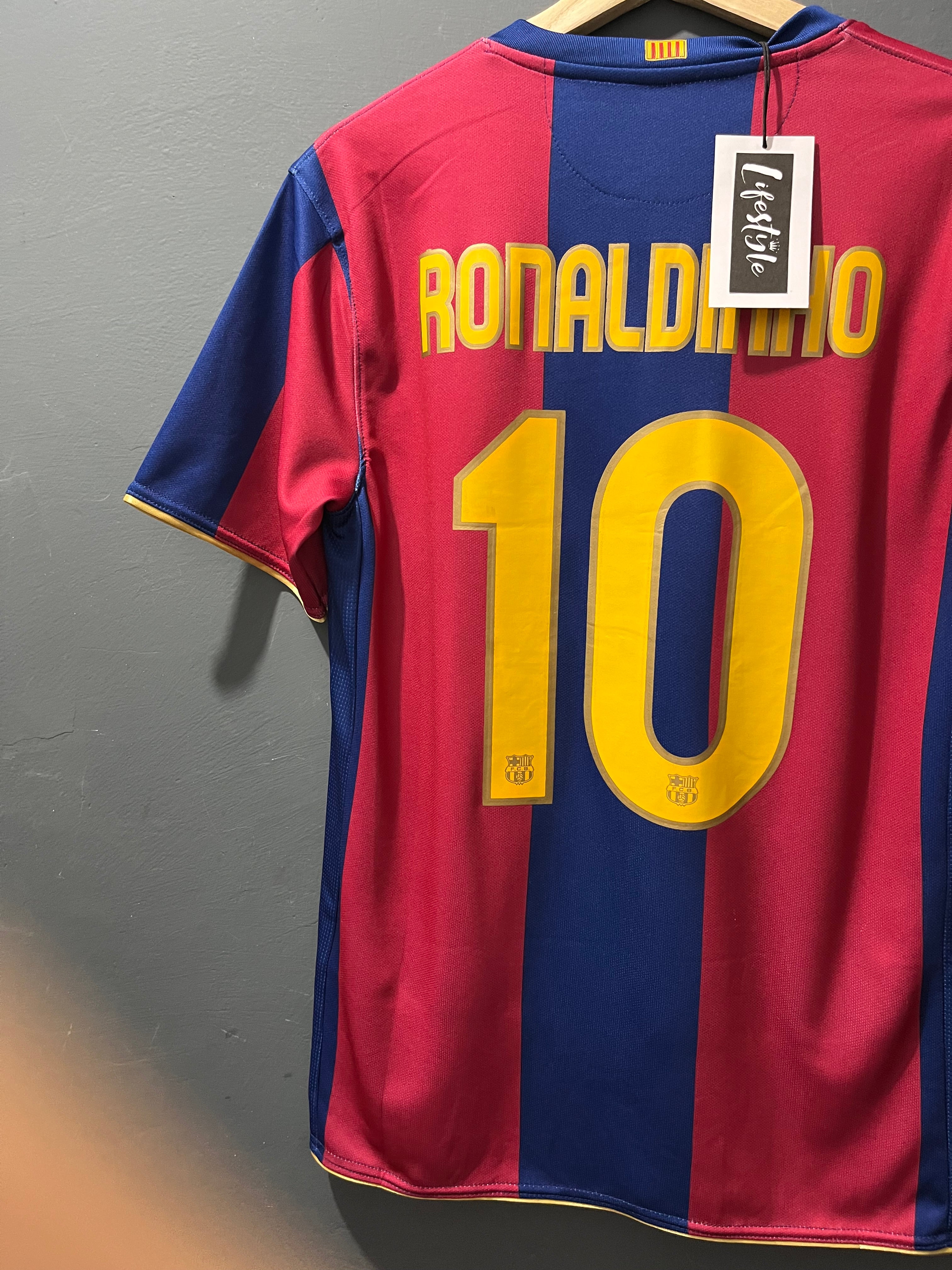 BARCELONA F.C 2007 | RETRO - RONALDHINO