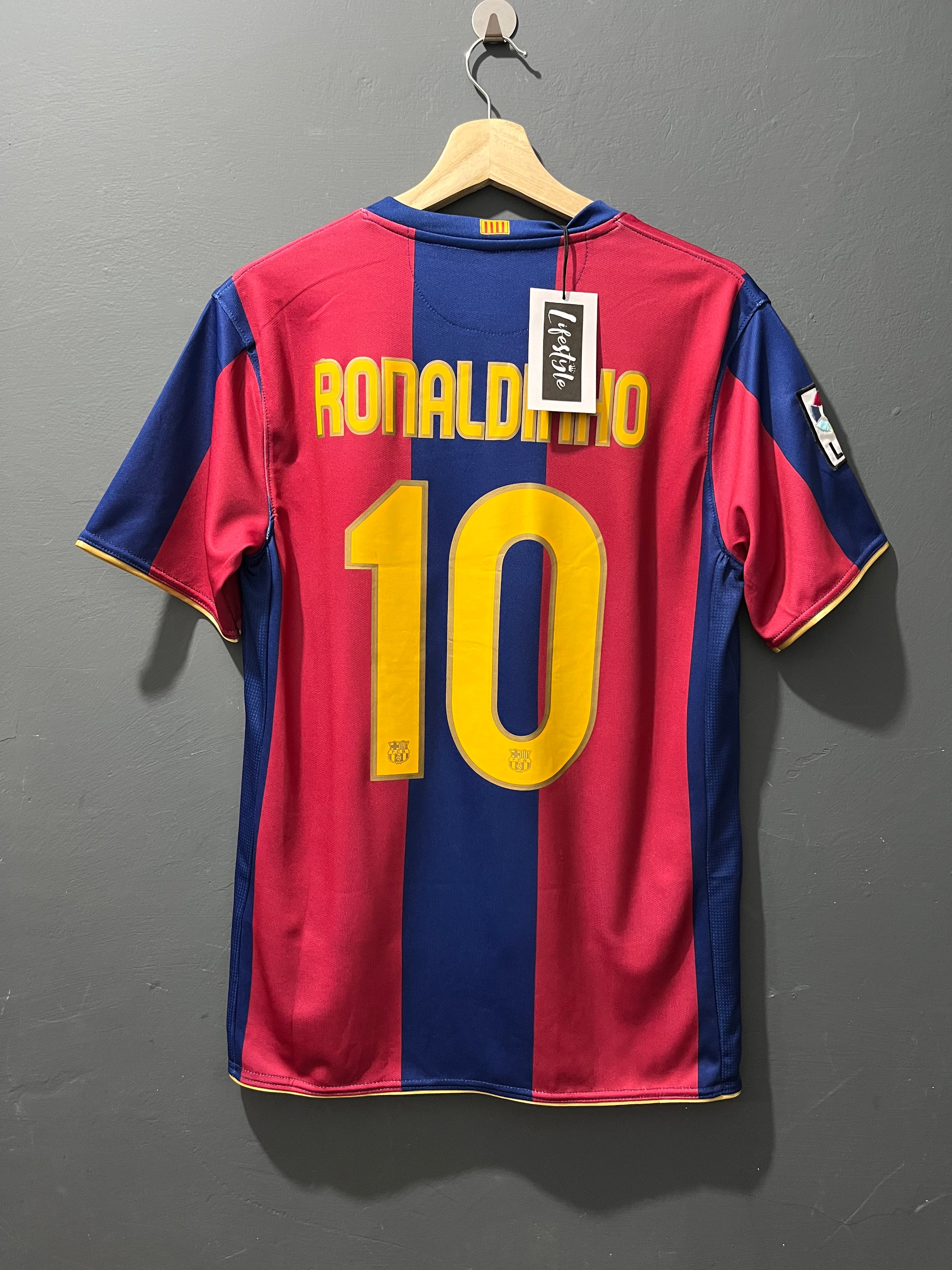 BARCELONA F.C 2007 | RETRO - RONALDHINO