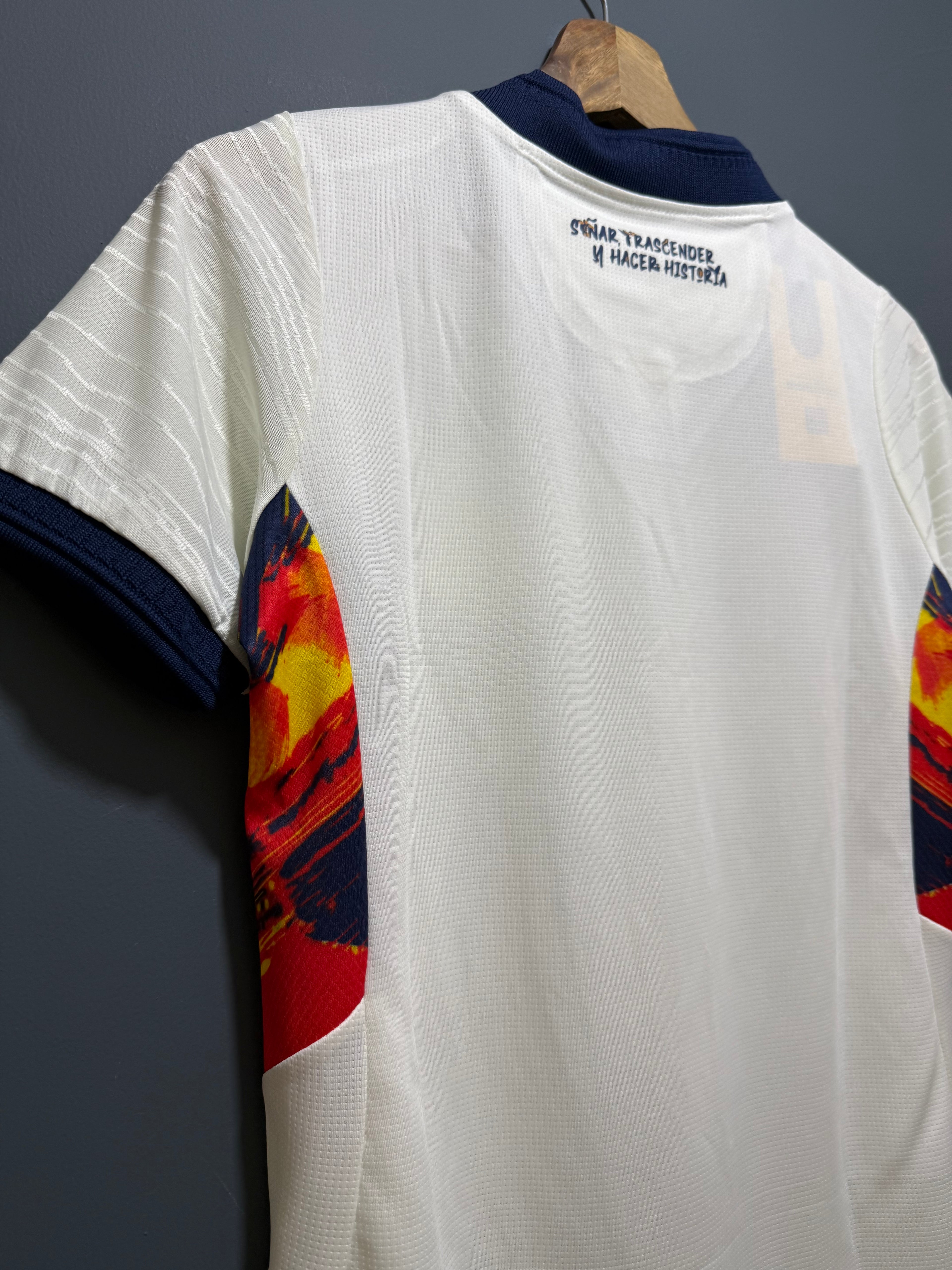 ECUADOR DAMA 2026 | BLANCA ALTERNA