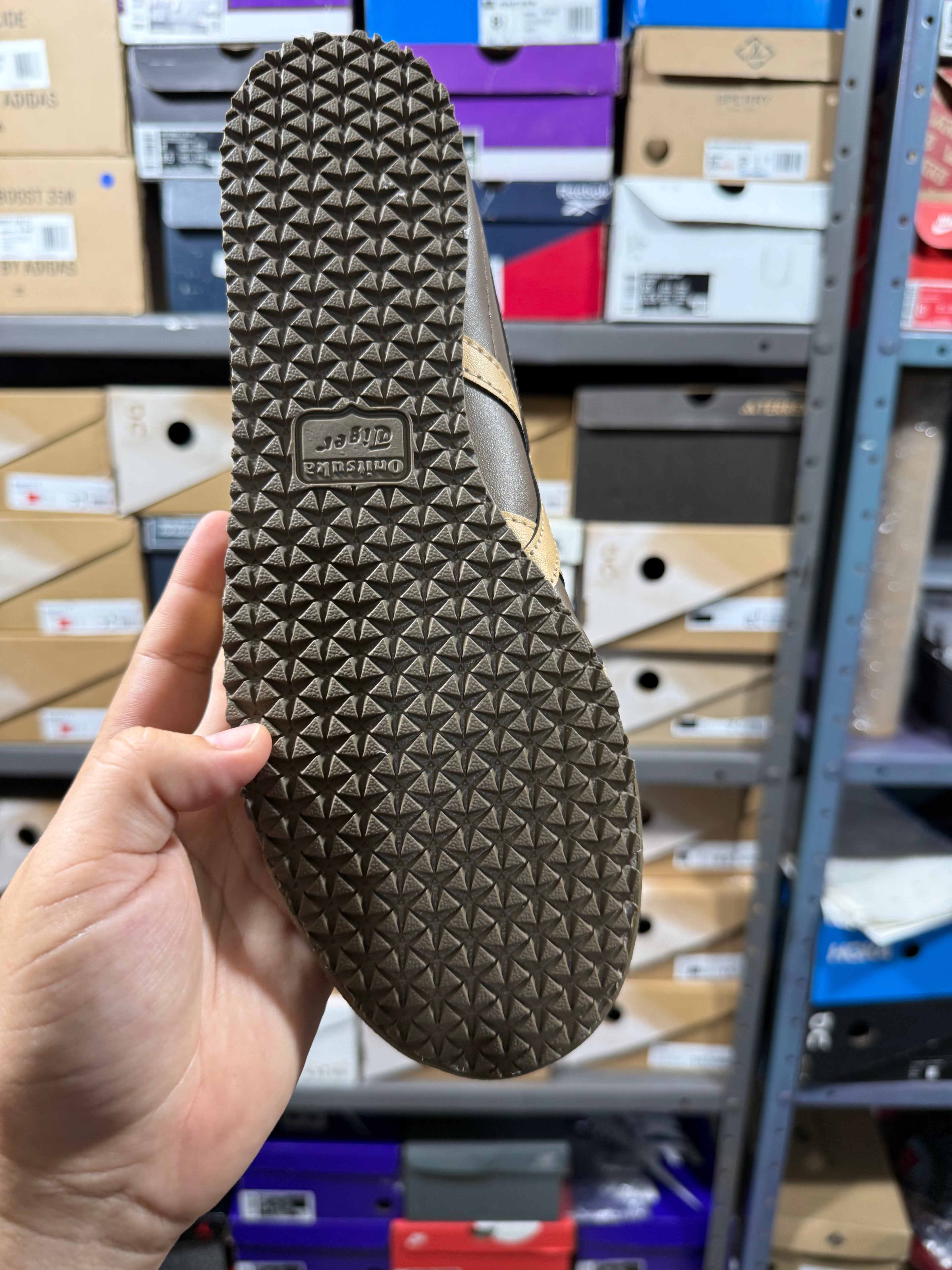 ONITSUKA TIGER
