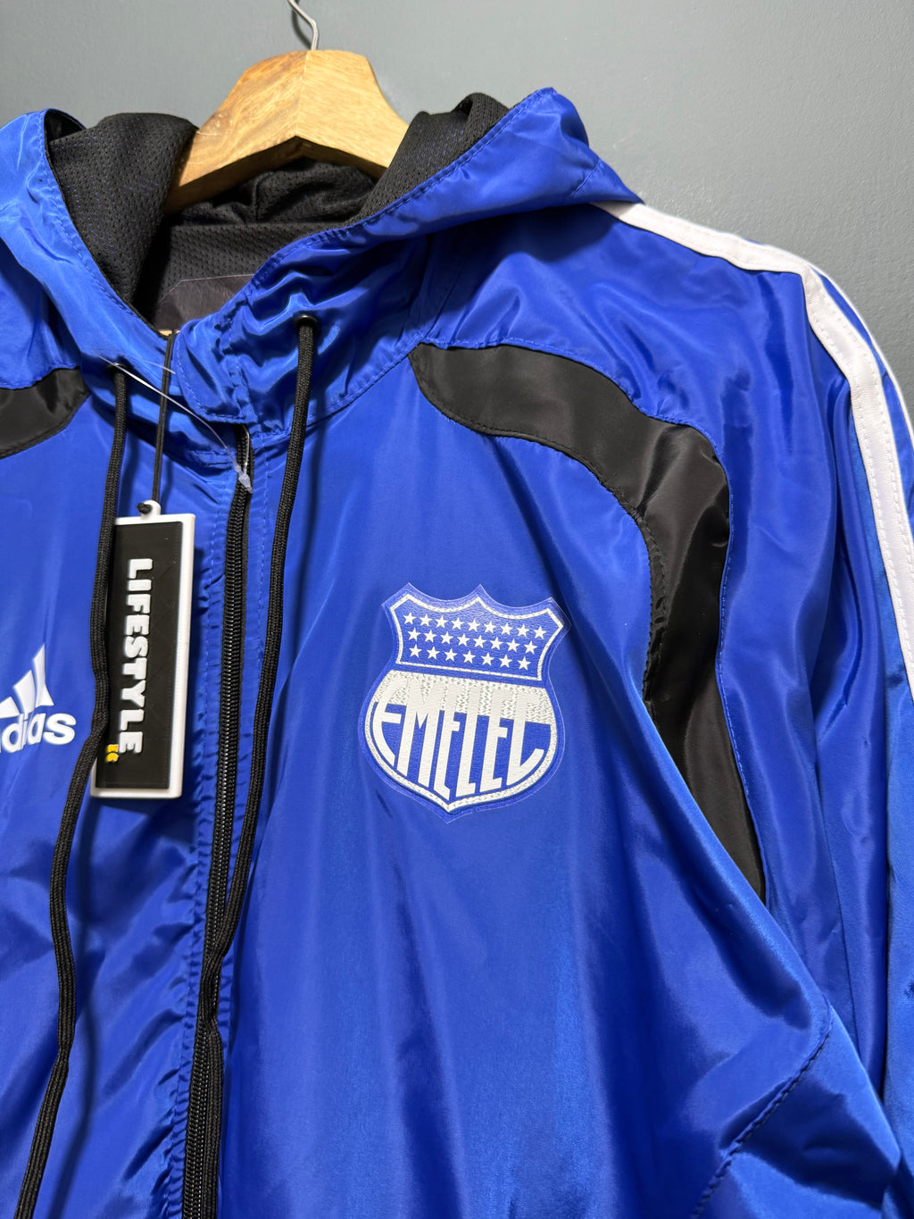 EMELEC 2026 | CHOMPA IMPERMEABLE