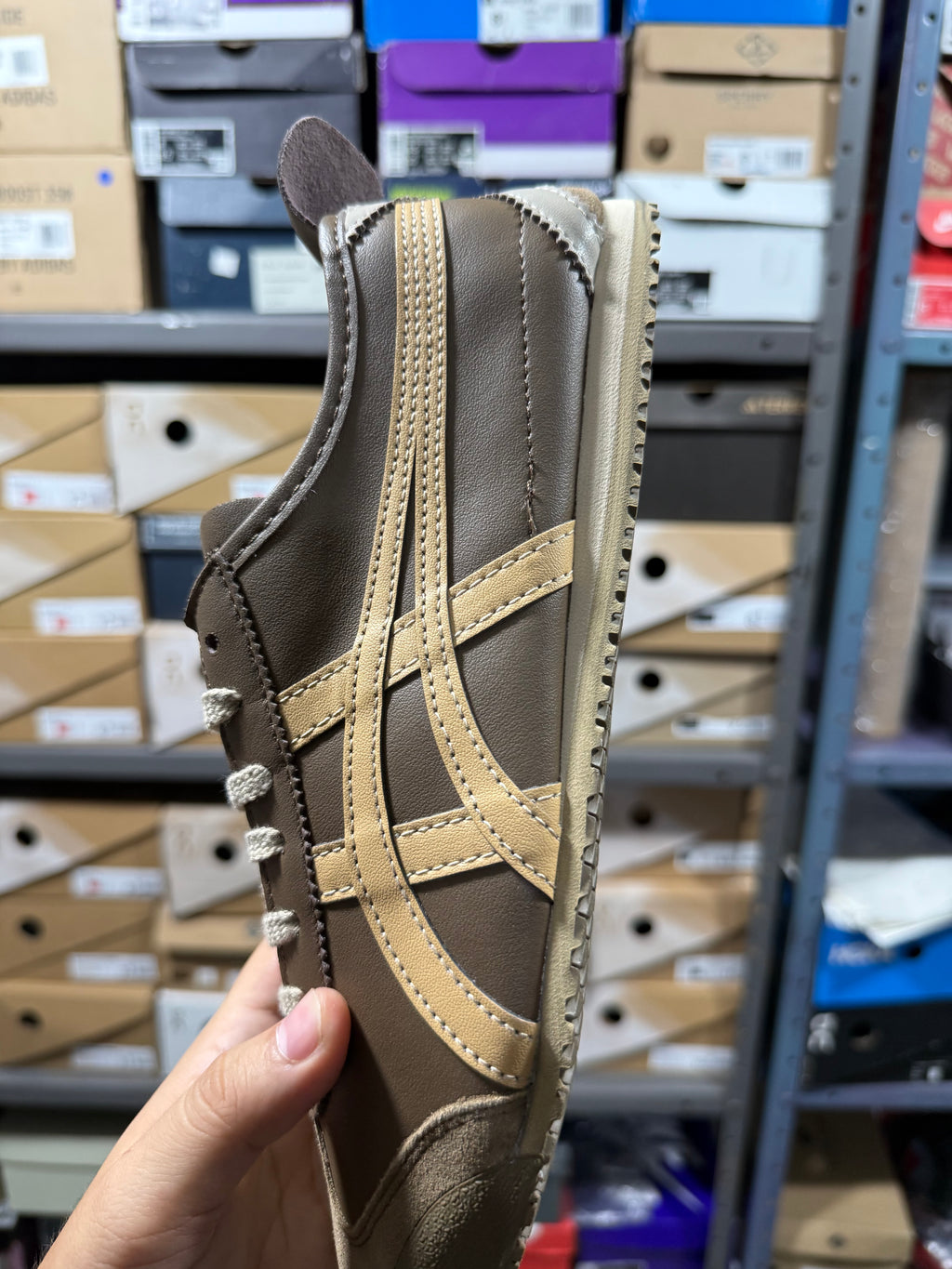 ONITSUKA TIGER