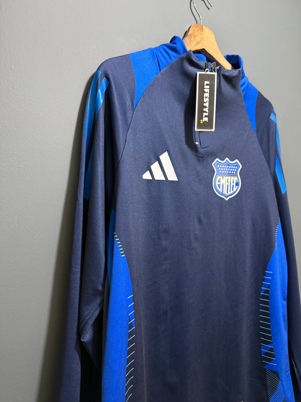 EMELEC BUZO ALICRADO 2026