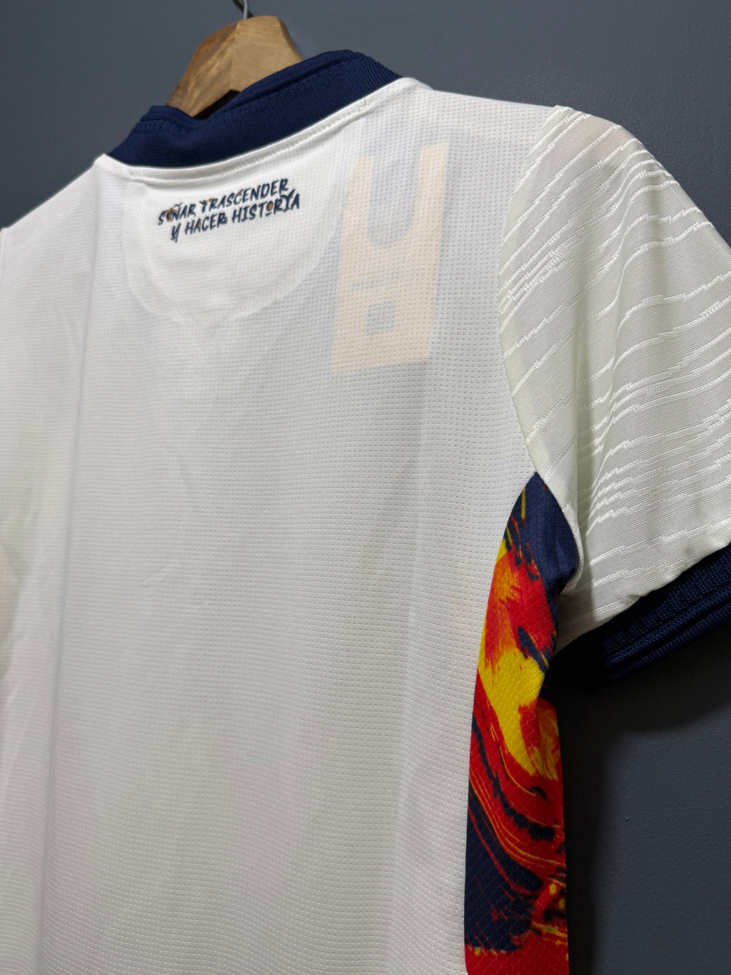 ECUADOR DAMA 2026 | BLANCA ALTERNA