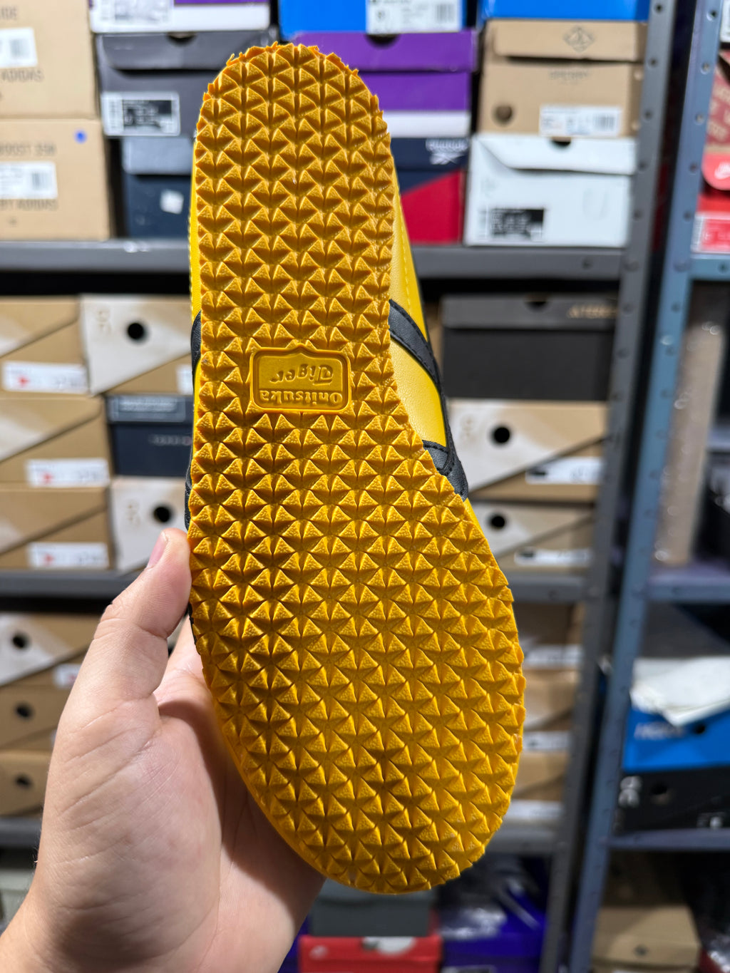ONITSUKA TIGER