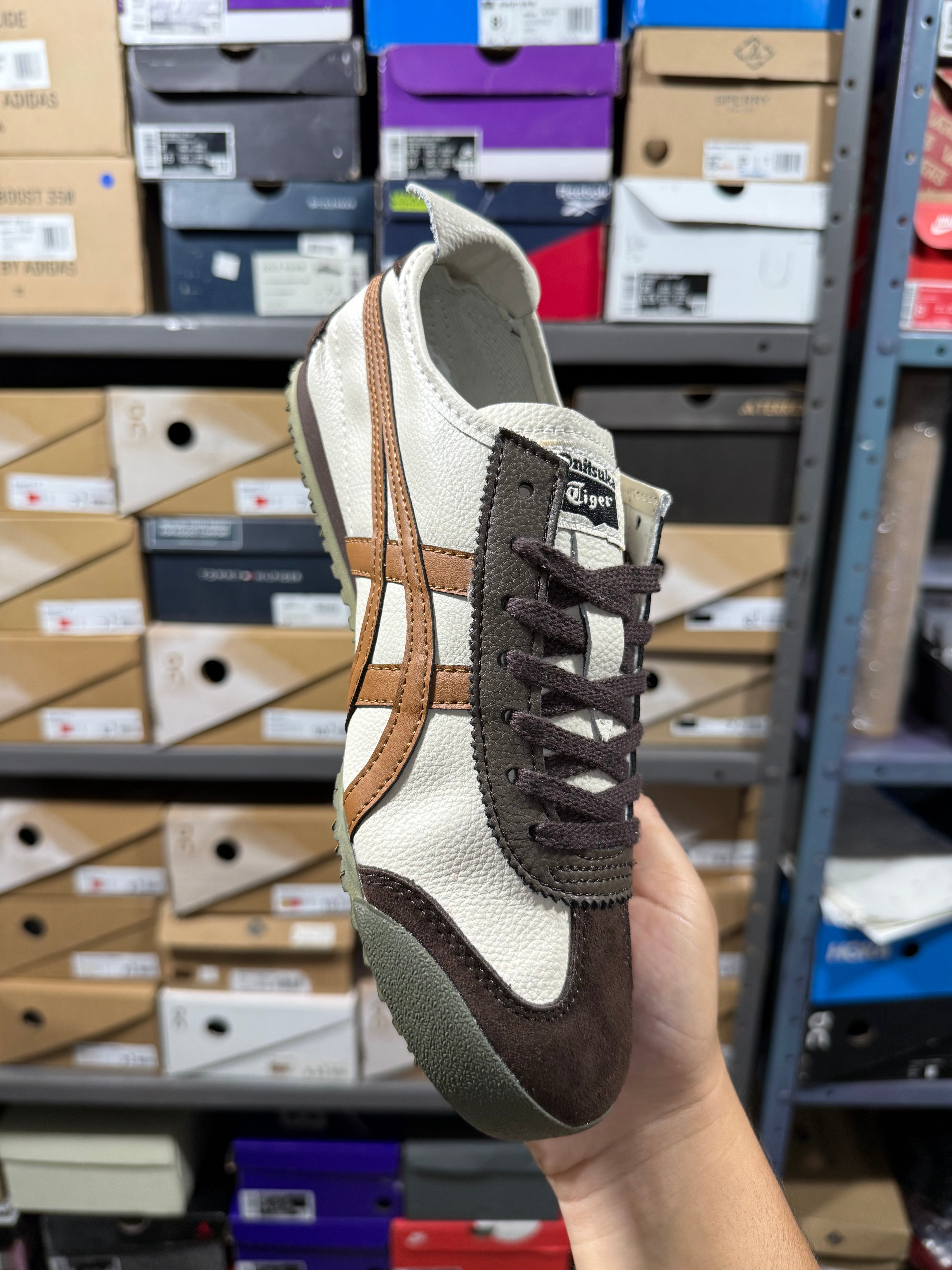 ONITSUKA TIGER
