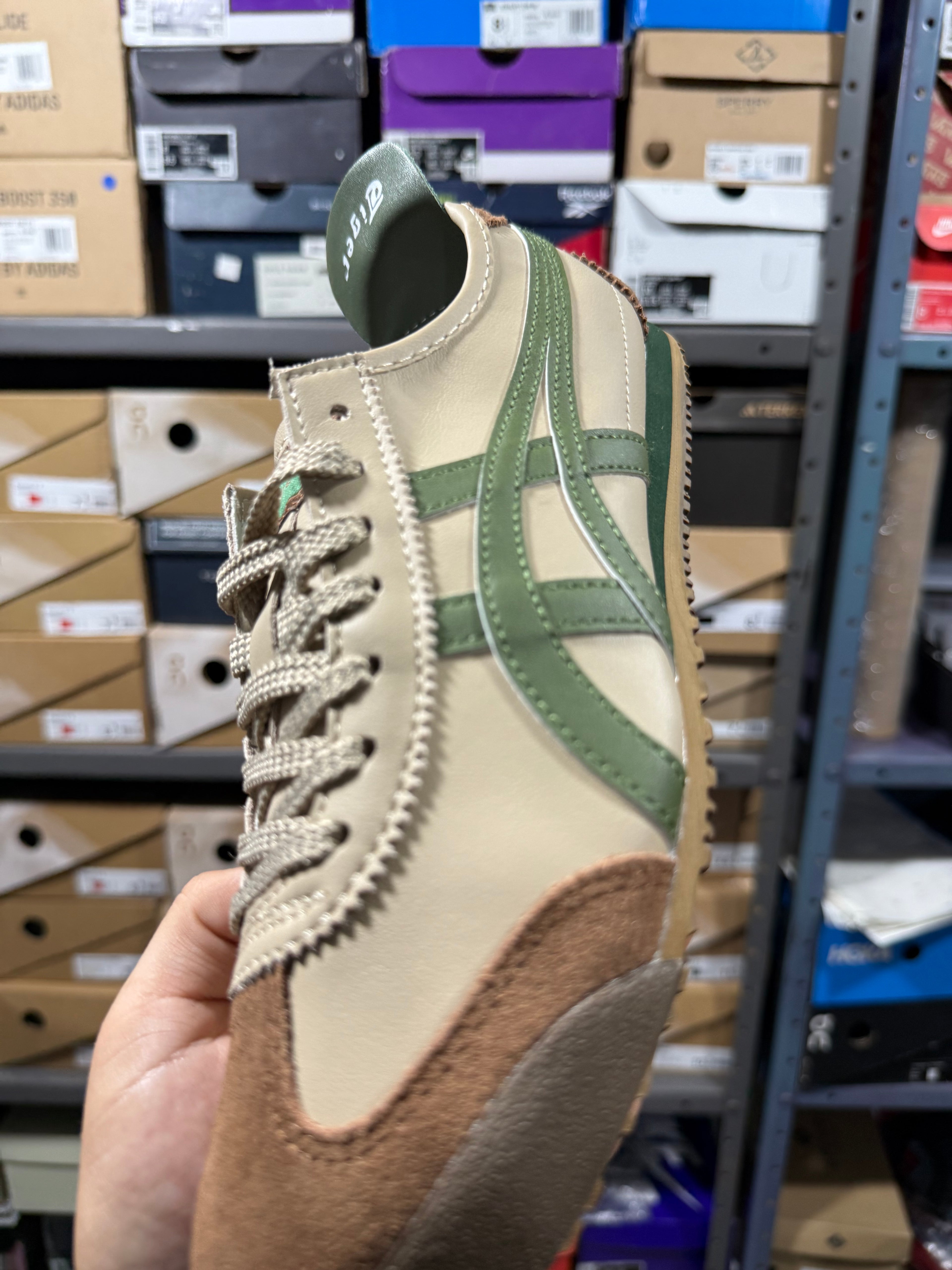 ONITSUKA TIGER