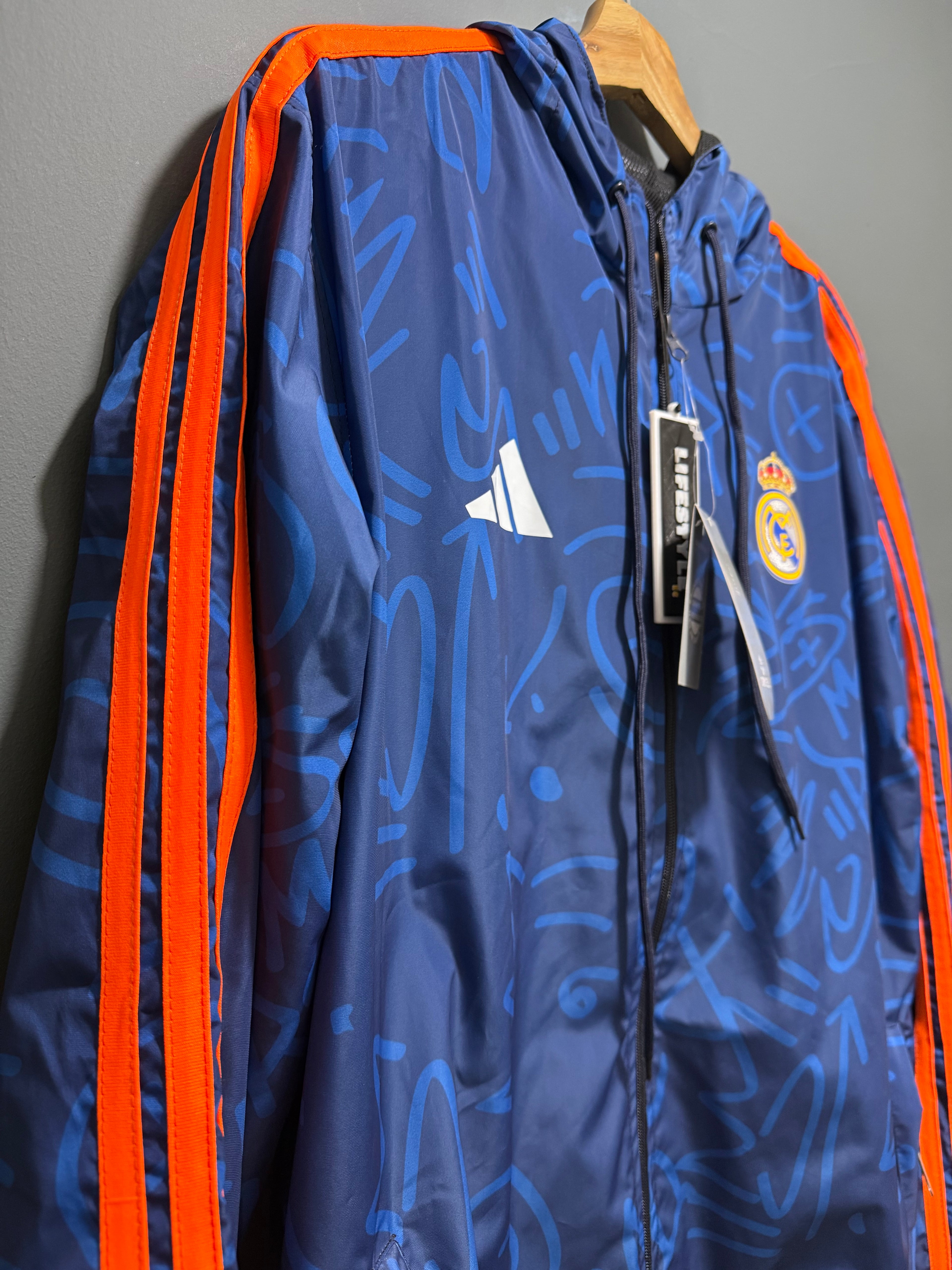 REAL MADRID | CHOMPA IMPERMEABLE