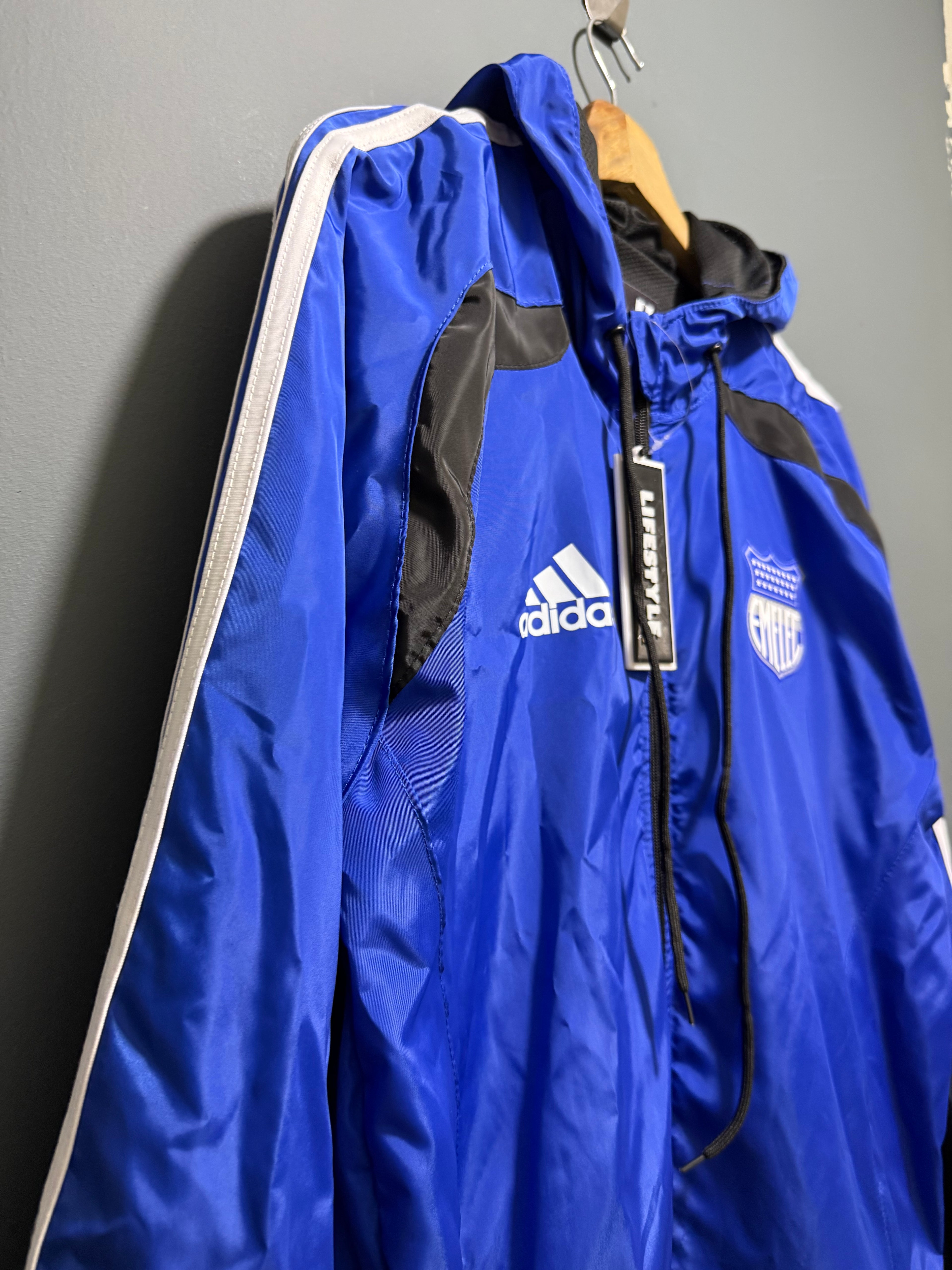EMELEC 2026 | CHOMPA IMPERMEABLE