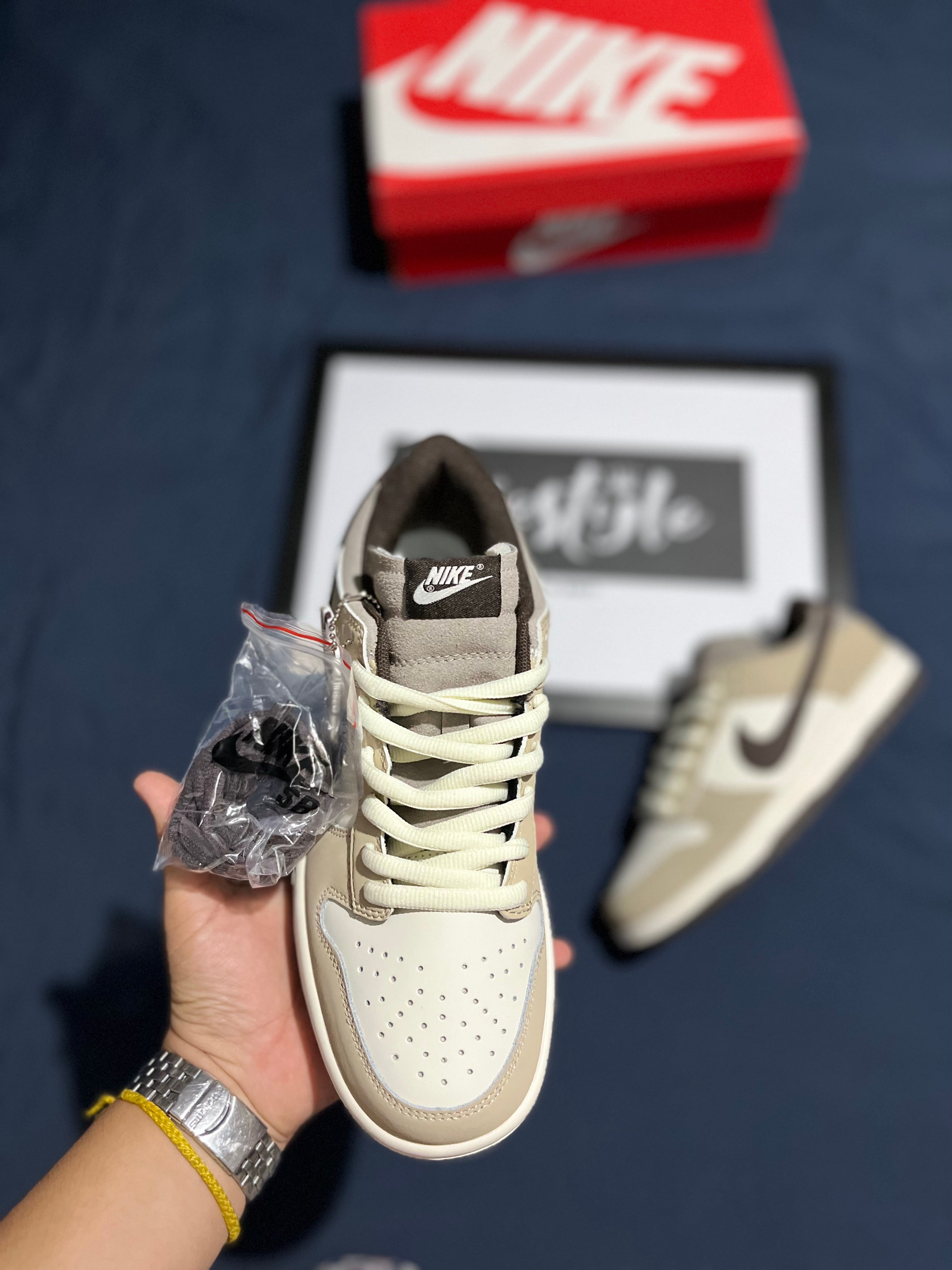 NIKE SB DUNK LOW