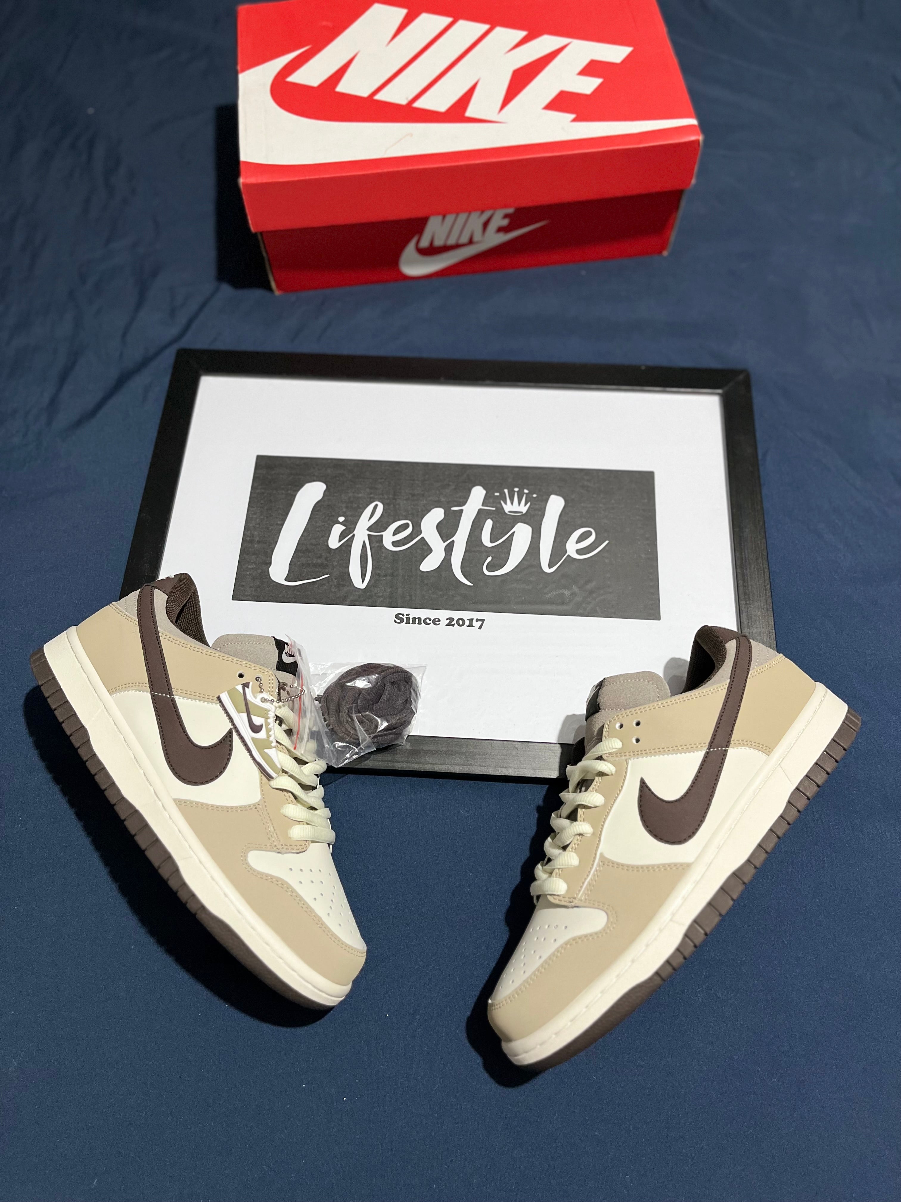 NIKE SB DUNK LOW