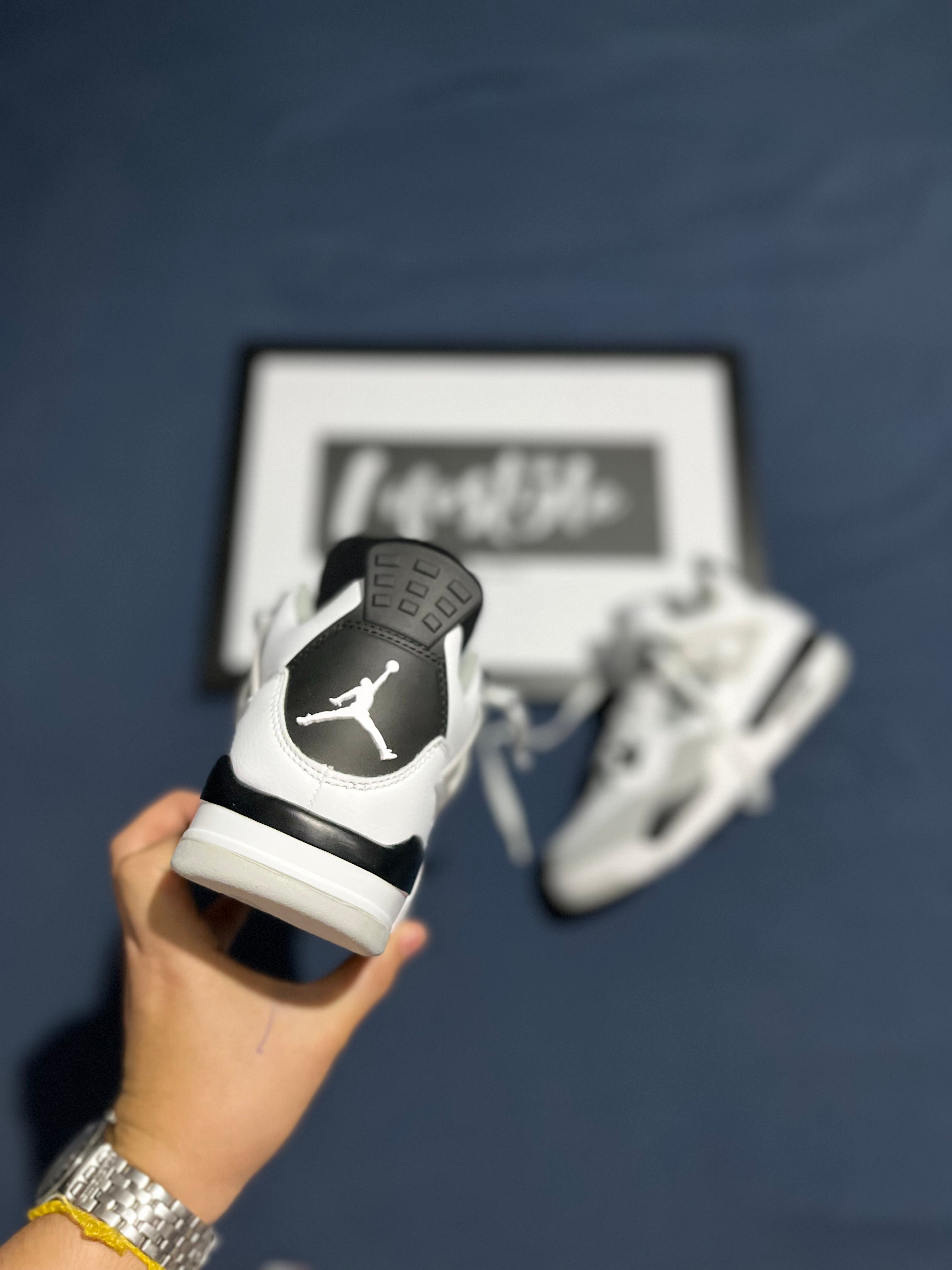 JORDAN RETRO 4 | MILITARY BLACK