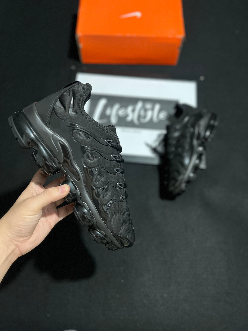 NIKE VAPORMAX PLUS