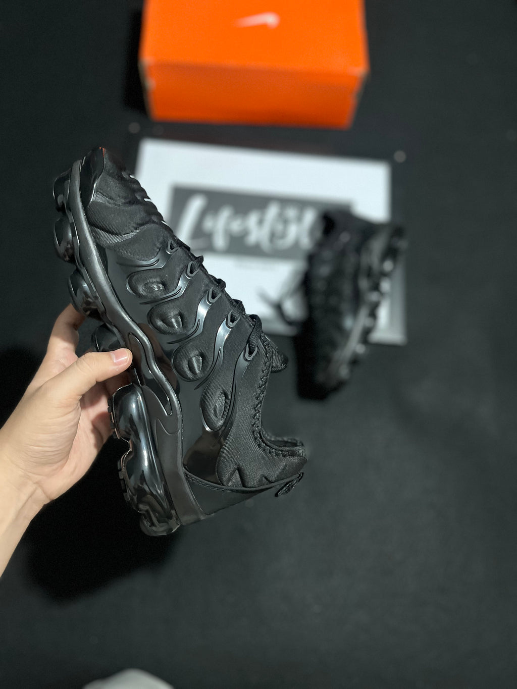 NIKE VAPORMAX PLUS
