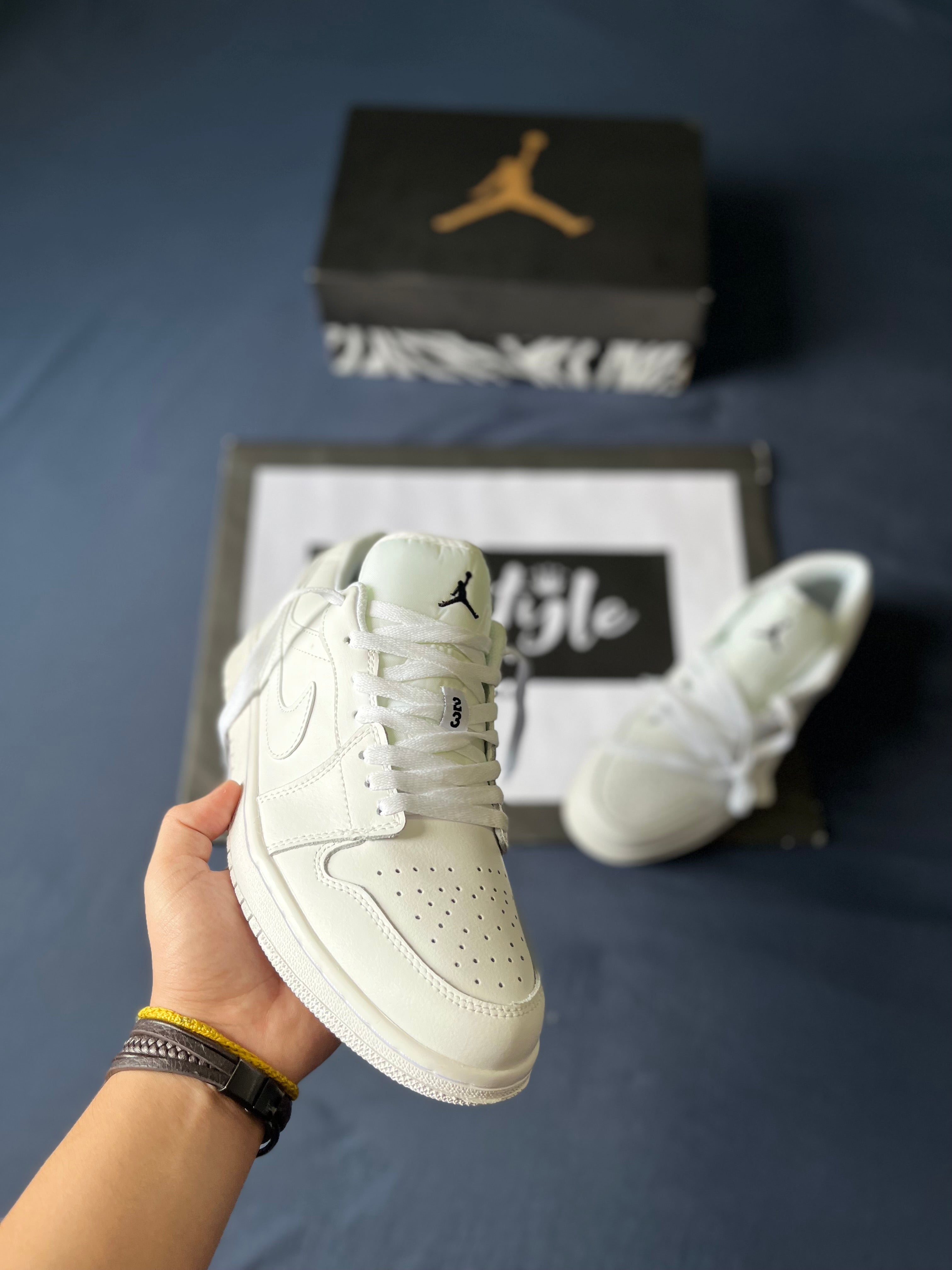 JORDAN RETRO 1 | WHITE
