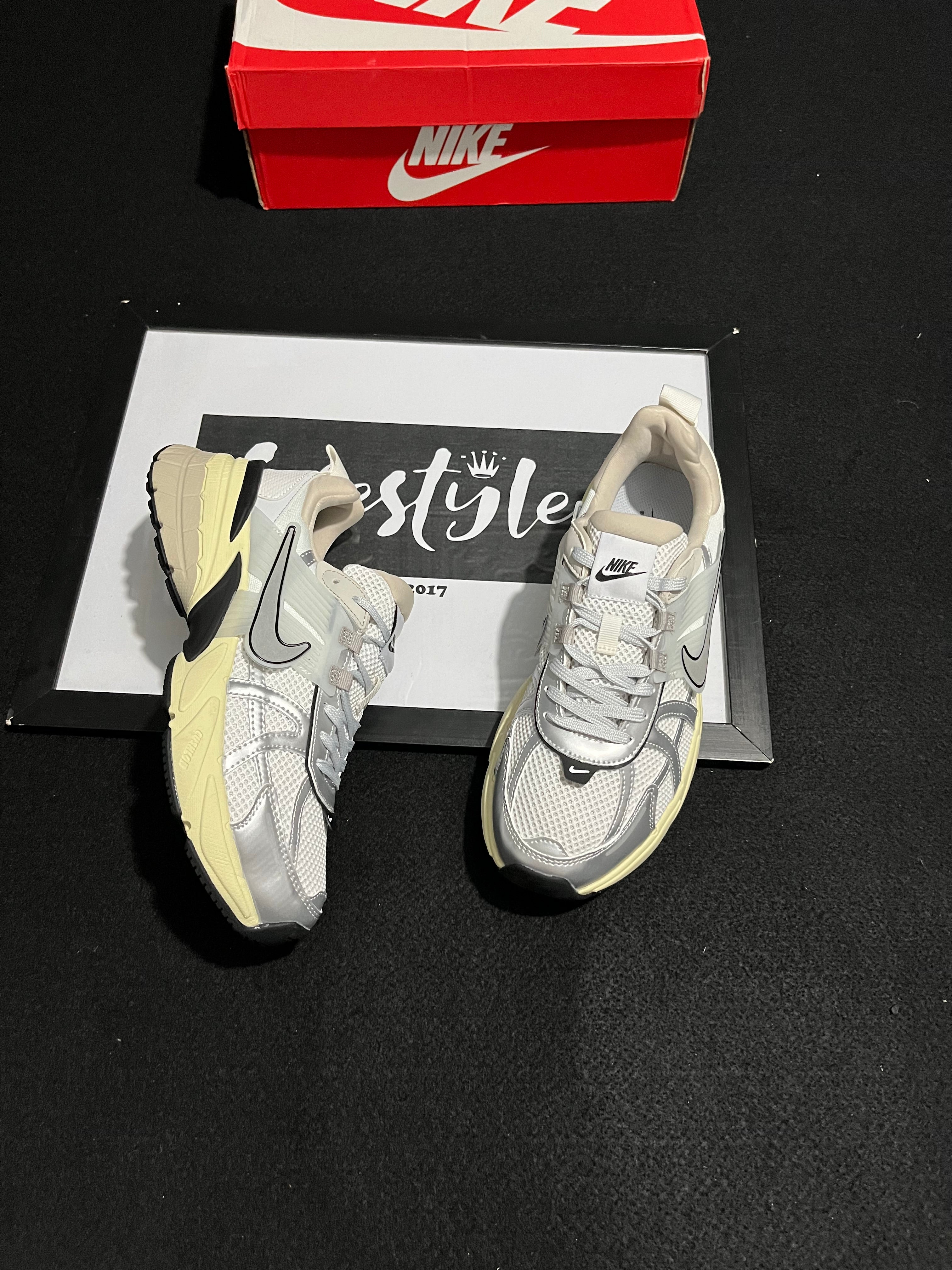 NIKE V2K | DAMA