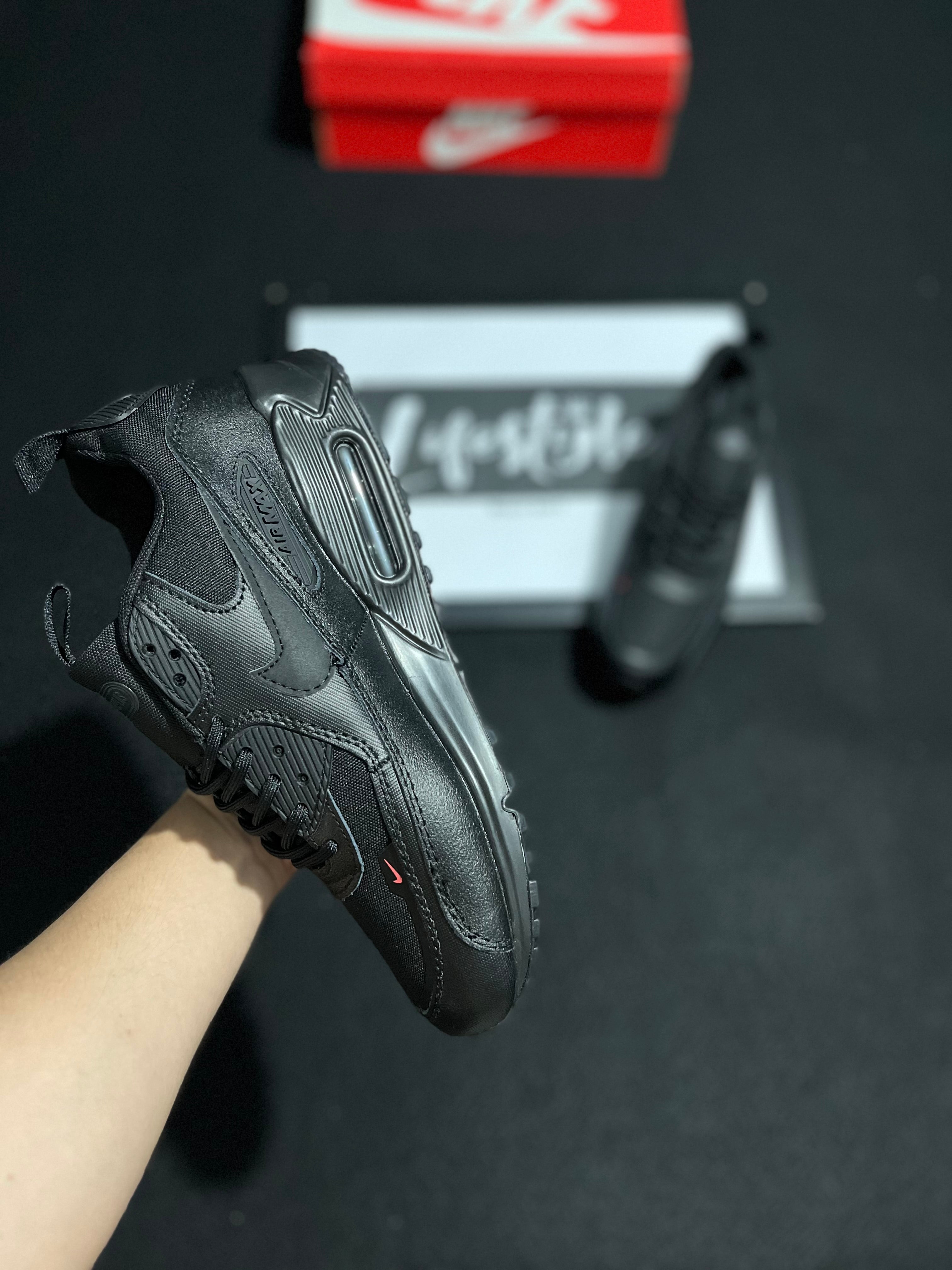 NIKE AIR MAX 90