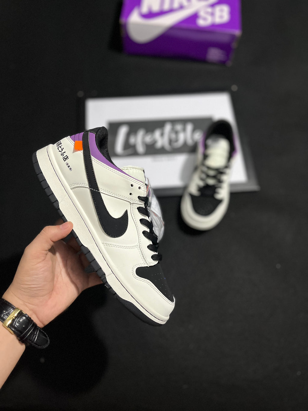 NIKE SB DUNK LOW