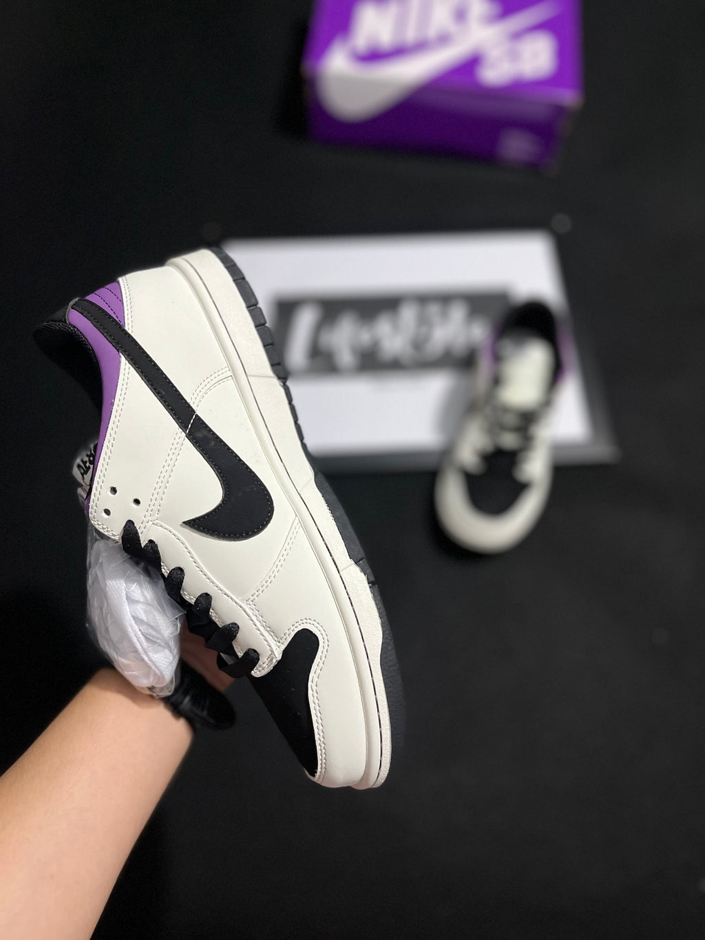 NIKE SB DUNK LOW
