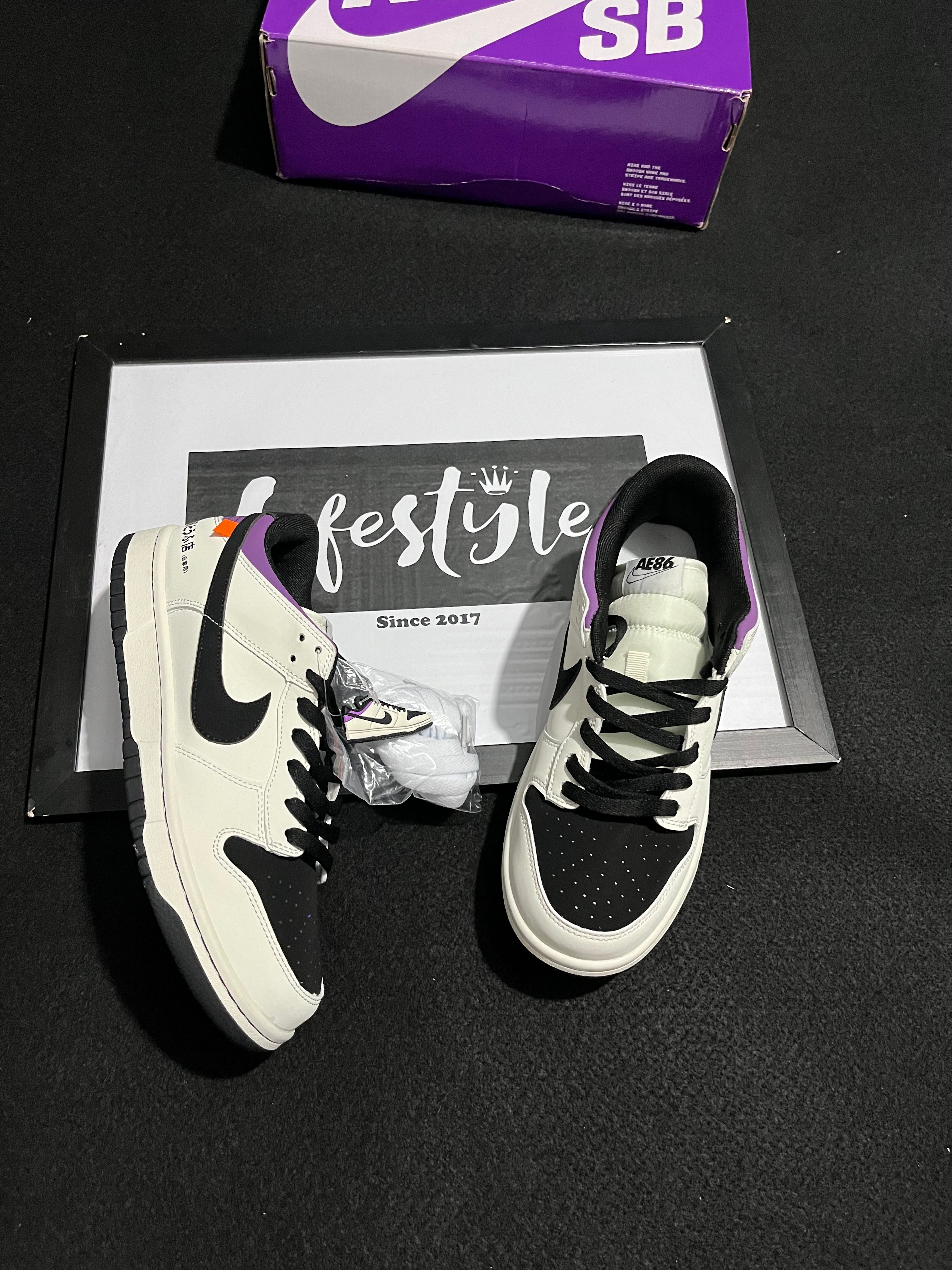 NIKE SB DUNK LOW