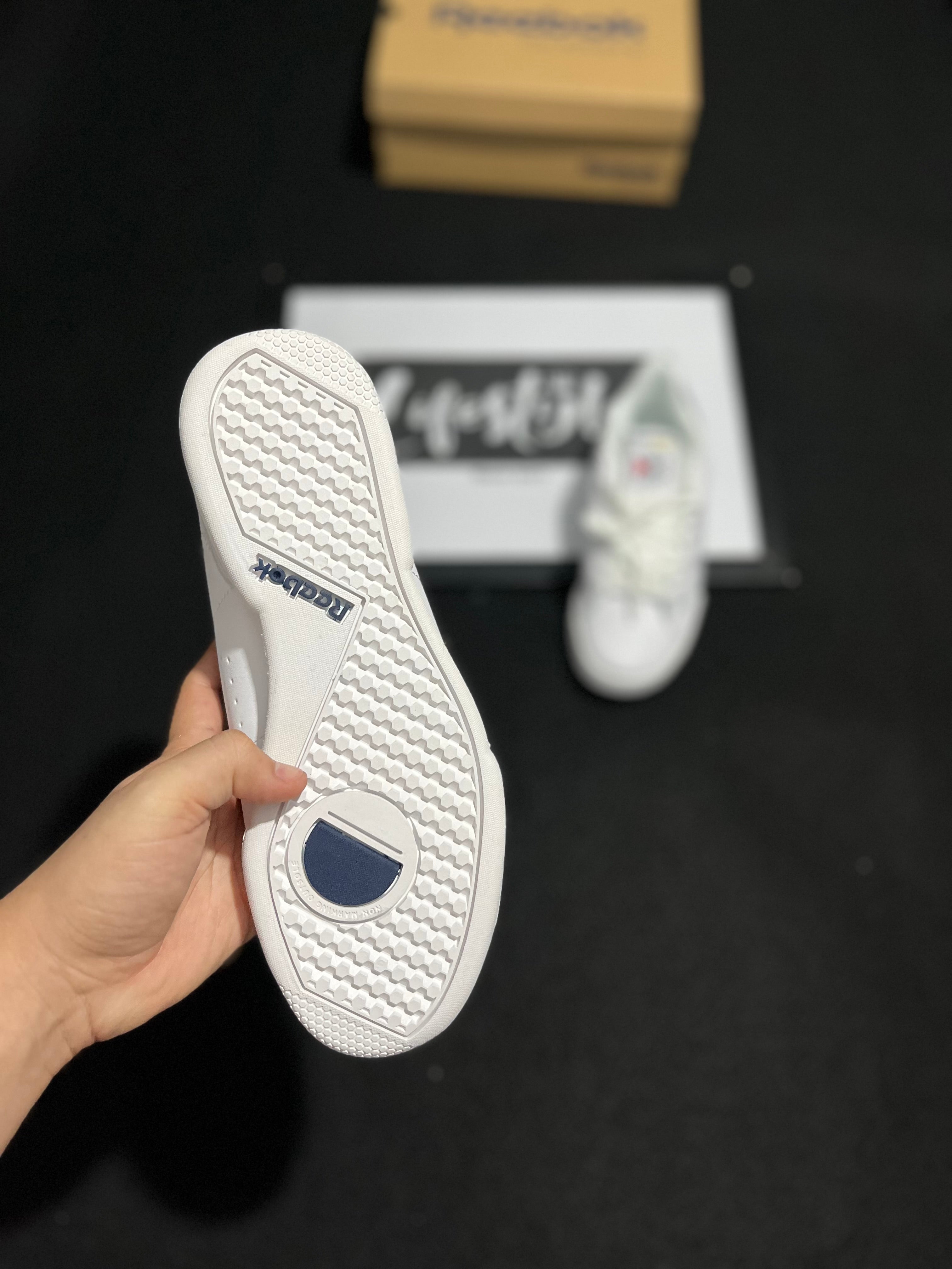 REEBOK CLASICC