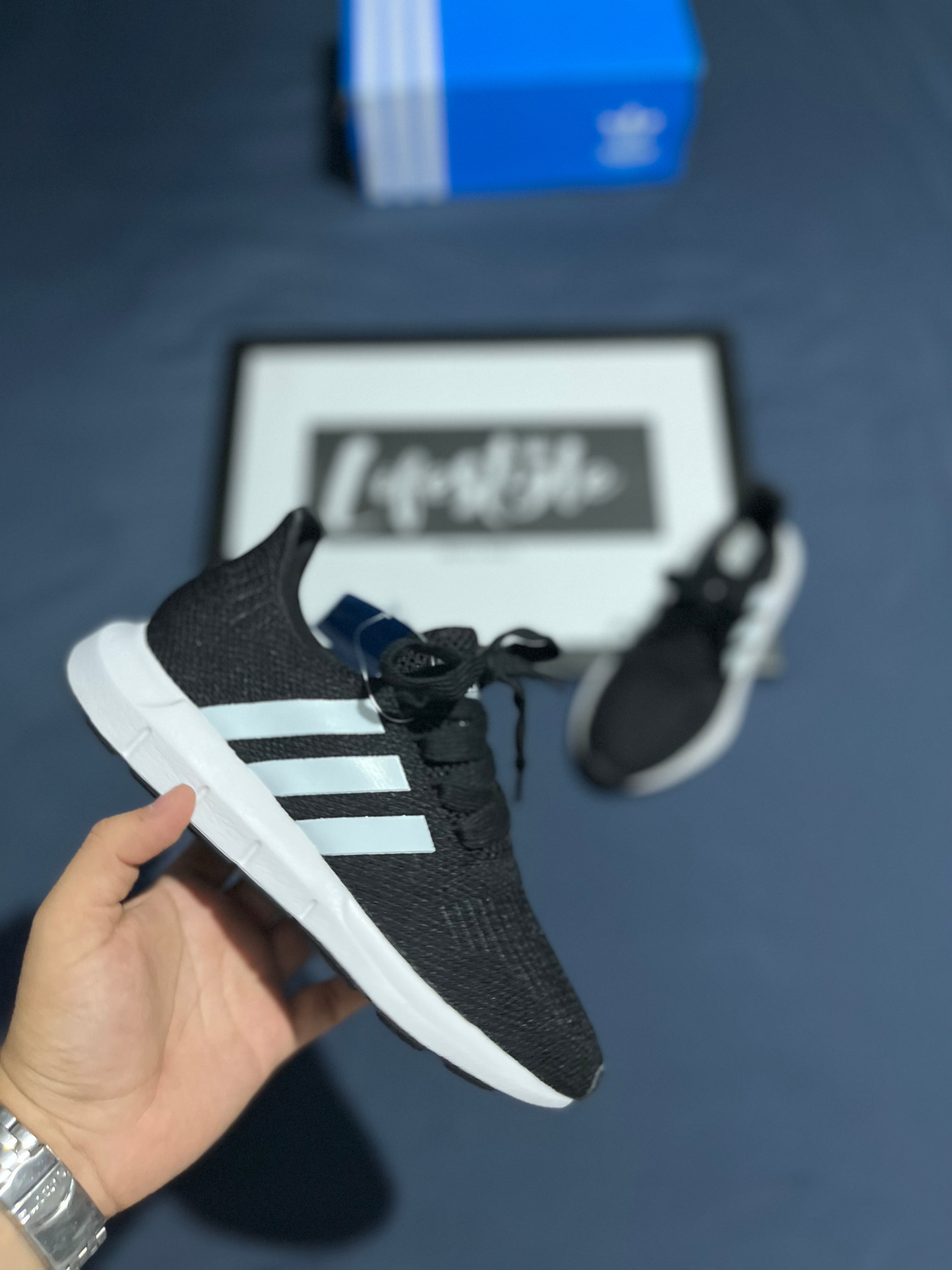 ADIDAS SWIFT RUN