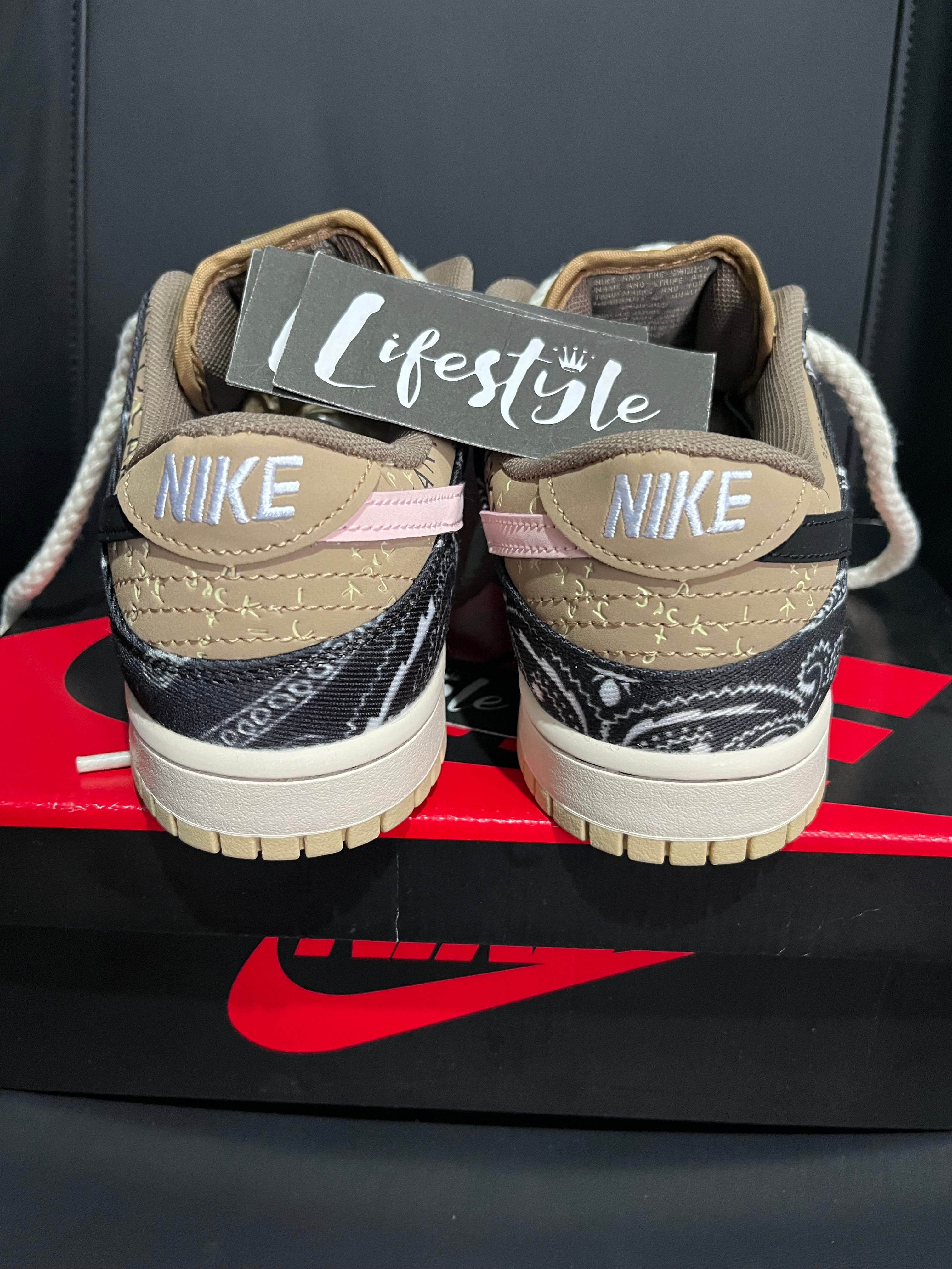 NIKE SB DINK LOW | TRAVIS SCOOT