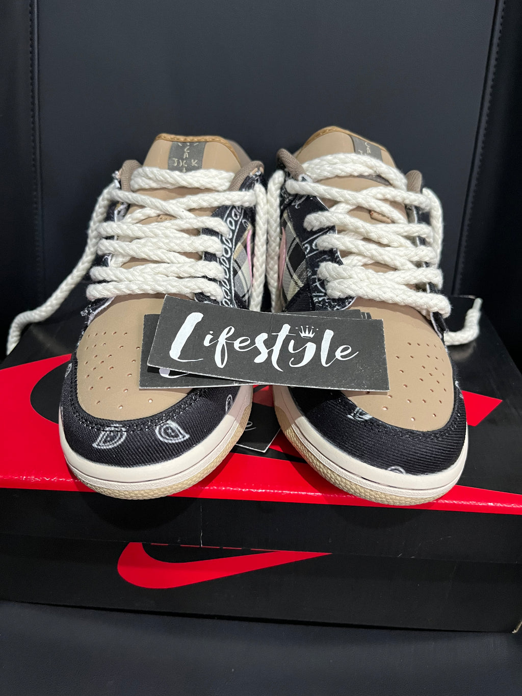 NIKE SB DINK LOW | TRAVIS SCOOT