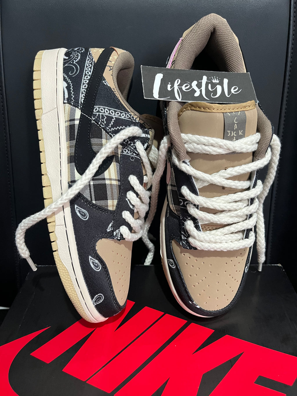 NIKE SB DINK LOW | TRAVIS SCOOT