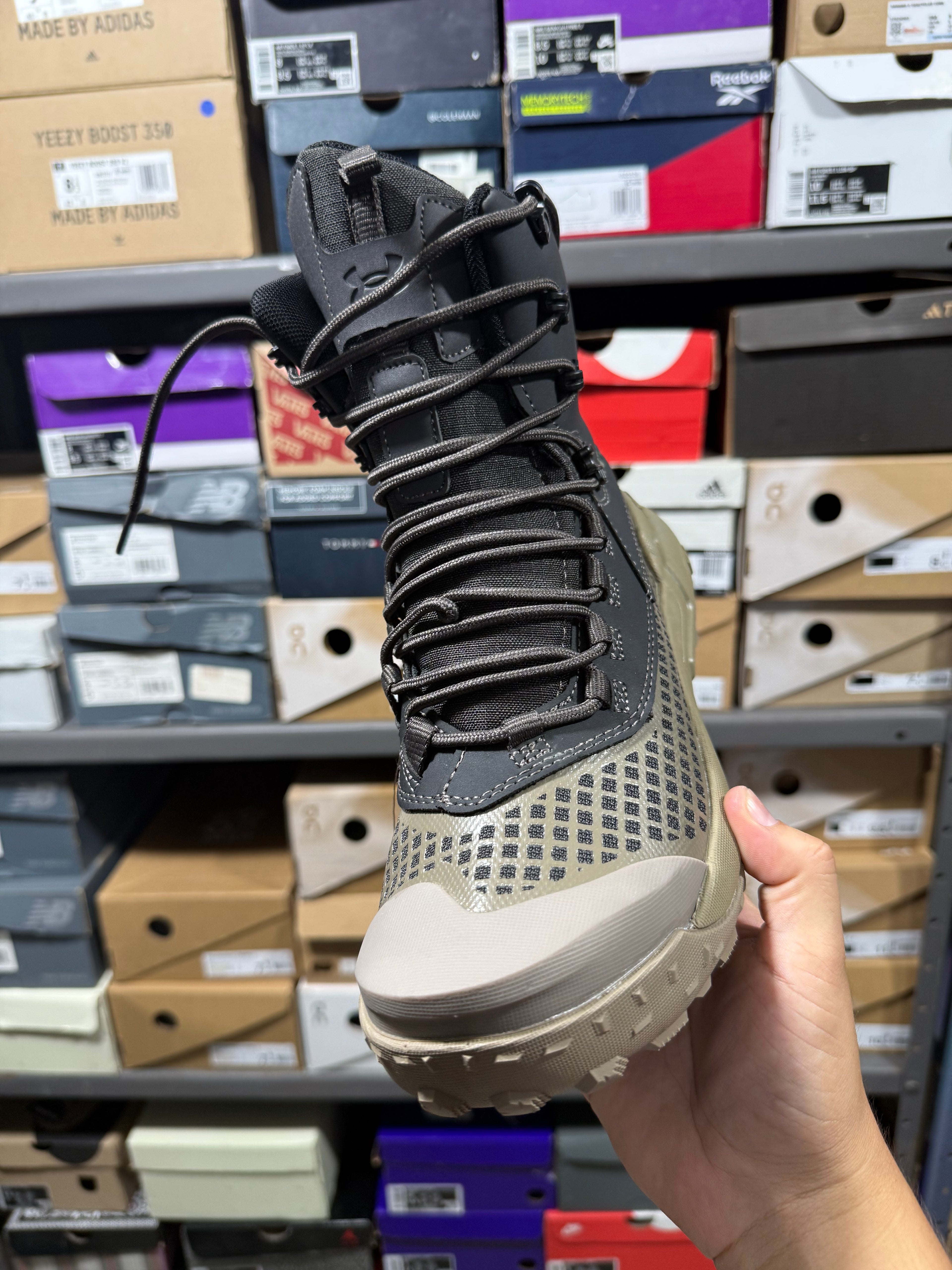 UNDER ARMOUR | TÁCTICA STORM PROOF