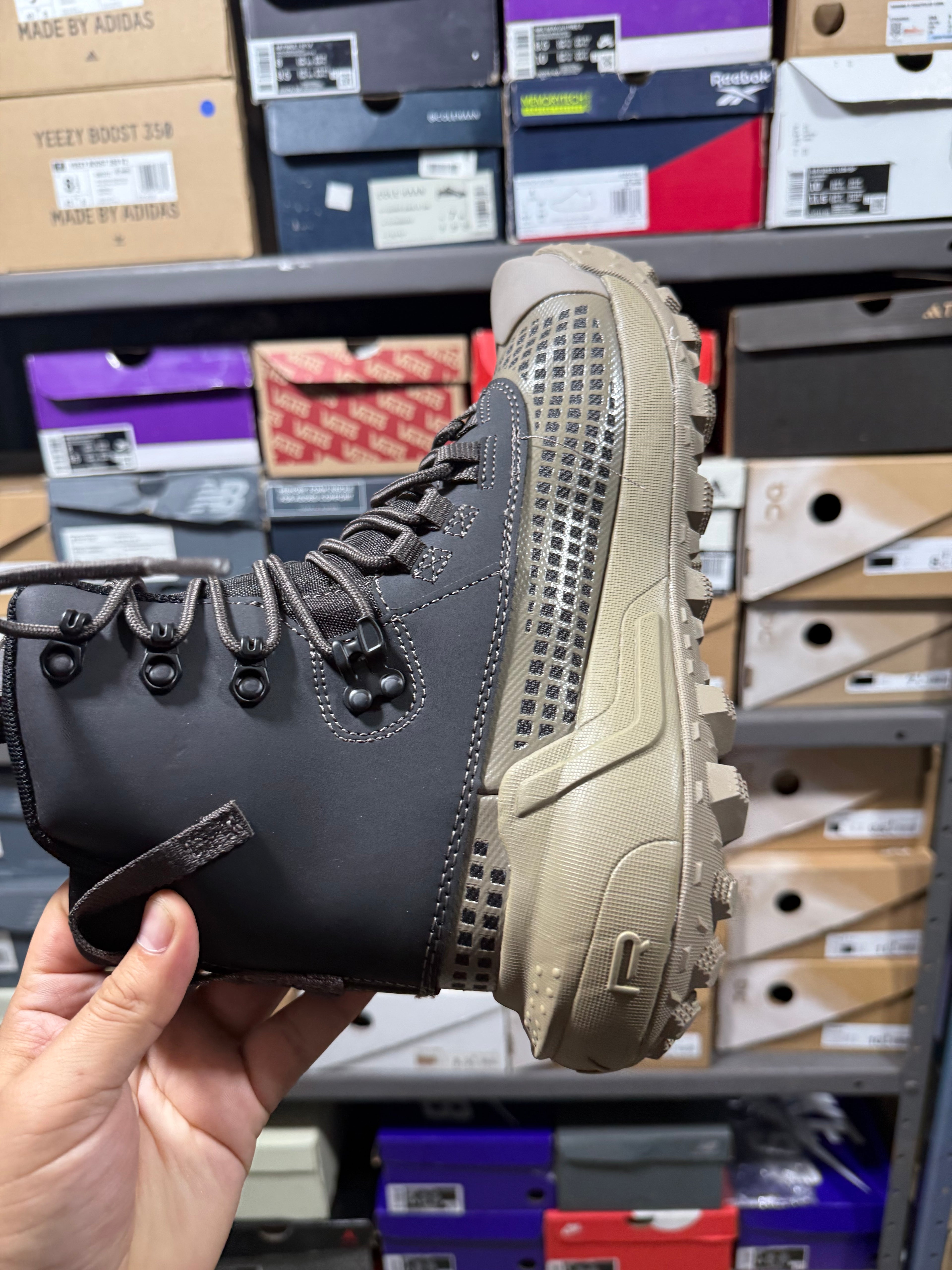 UNDER ARMOUR | TÁCTICA STORM PROOF