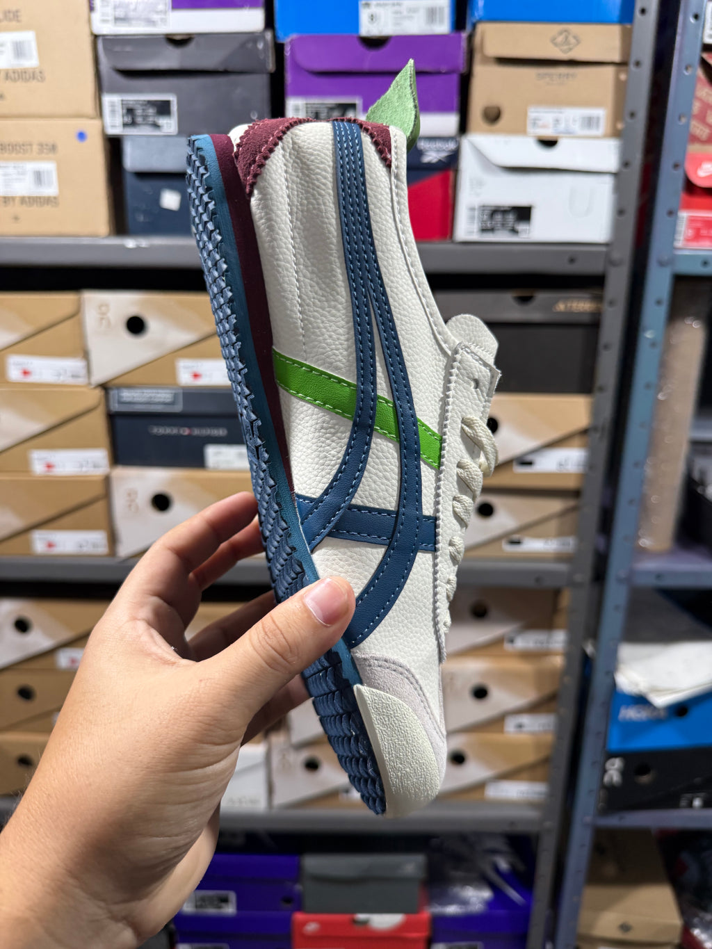ONITSUKA TIGER