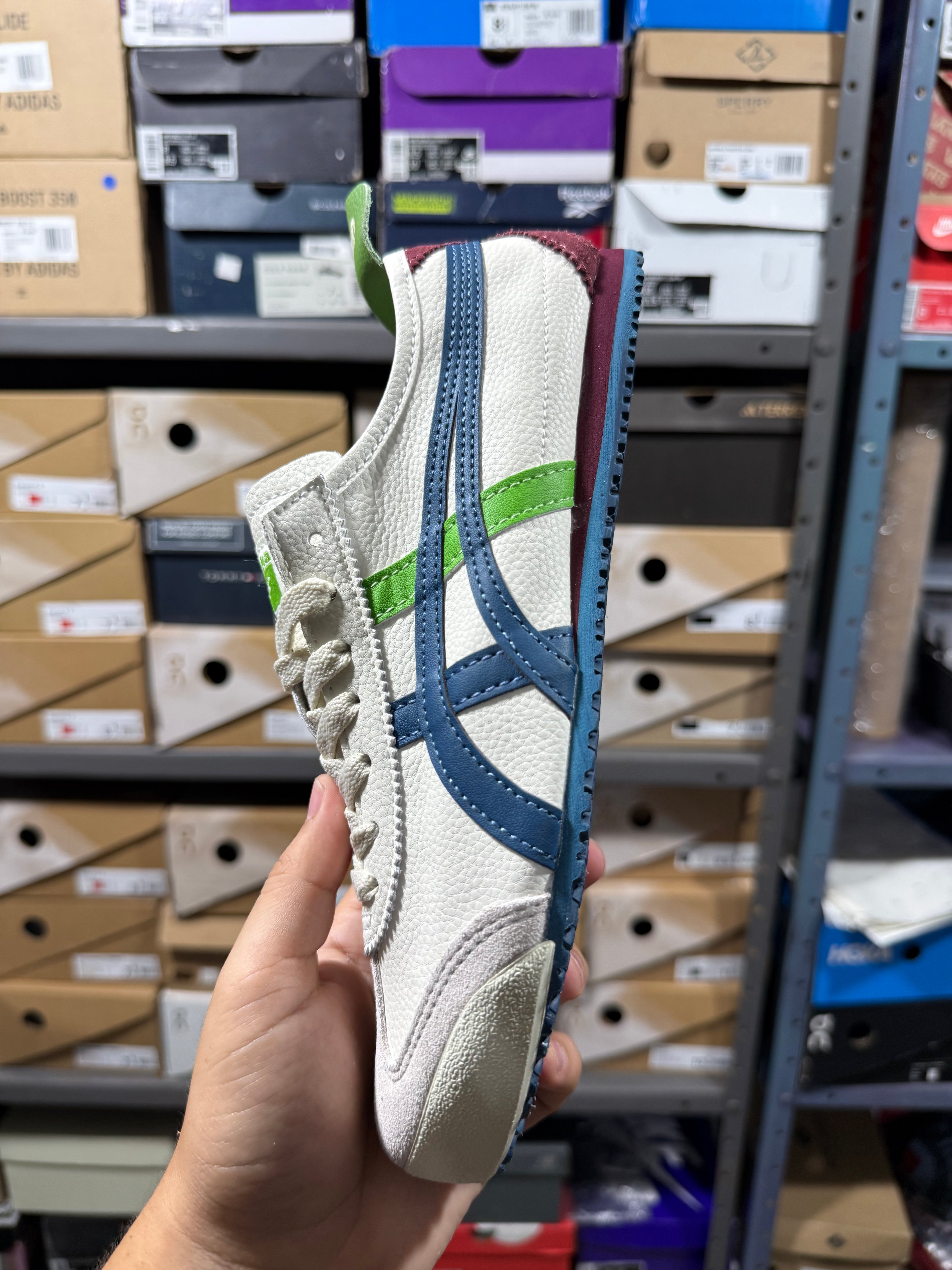 ONITSUKA TIGER