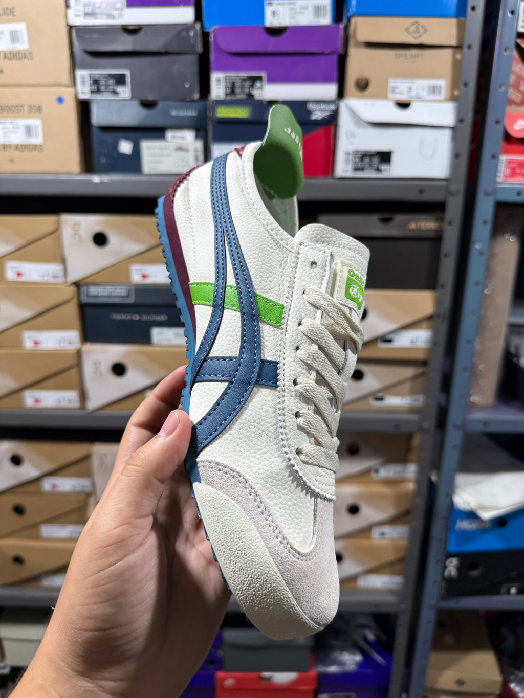 ONITSUKA TIGER